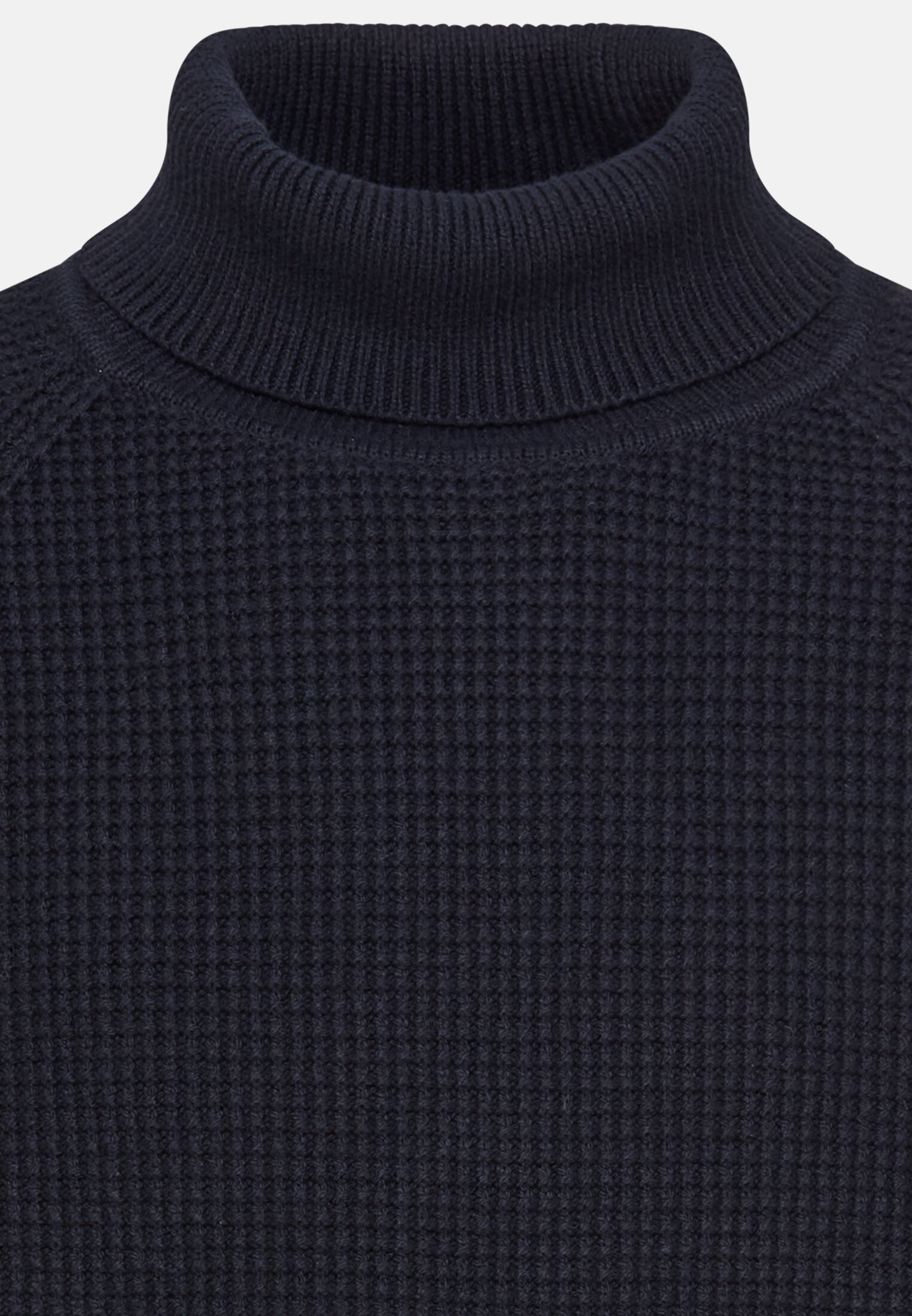 Herren Rollkragenpullover mit gerippten Ärmelbündchen Navyblau vorne nah