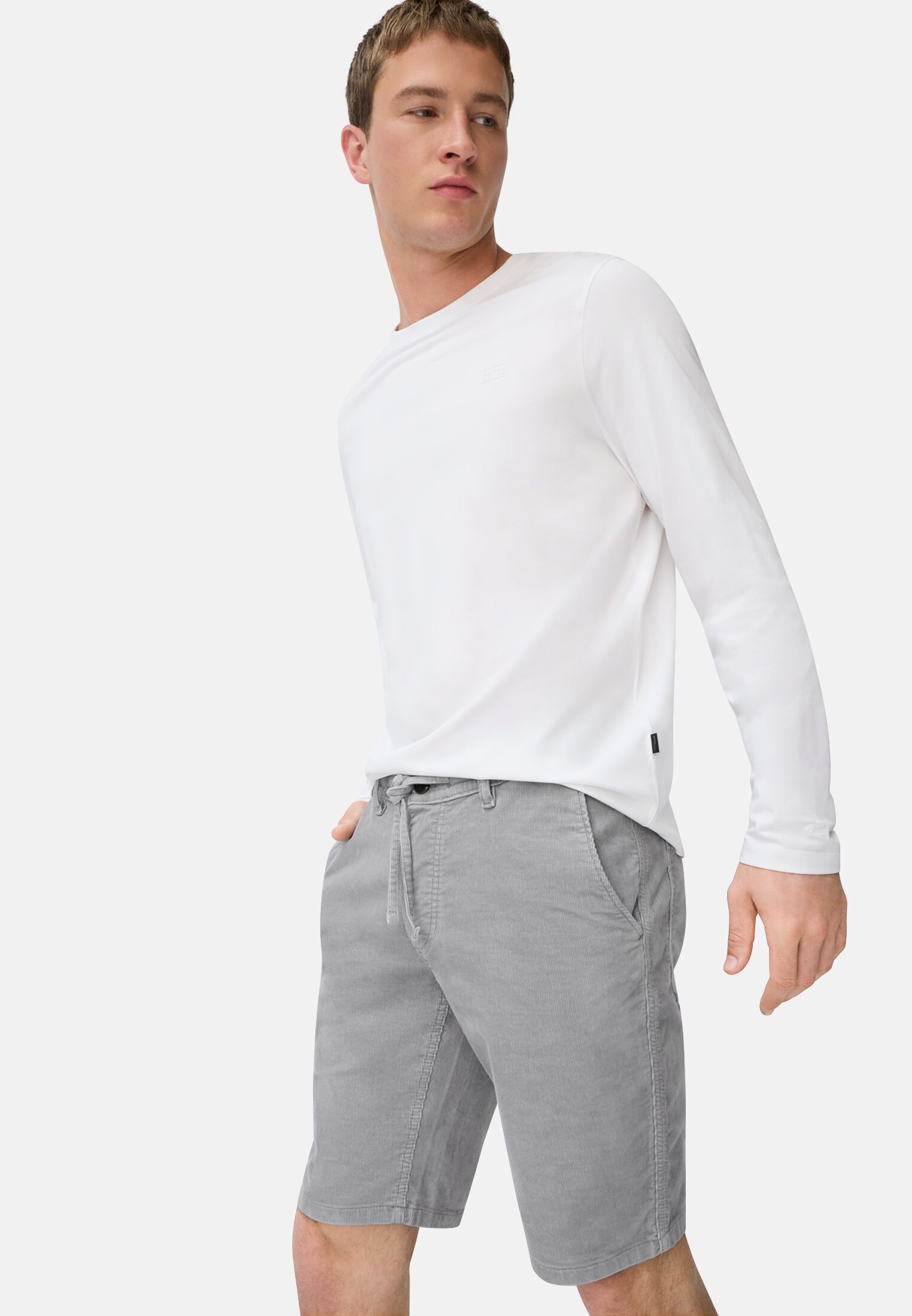 Men Relaxed fit shorts in cotton-polyester blend Ink blue worn emotional