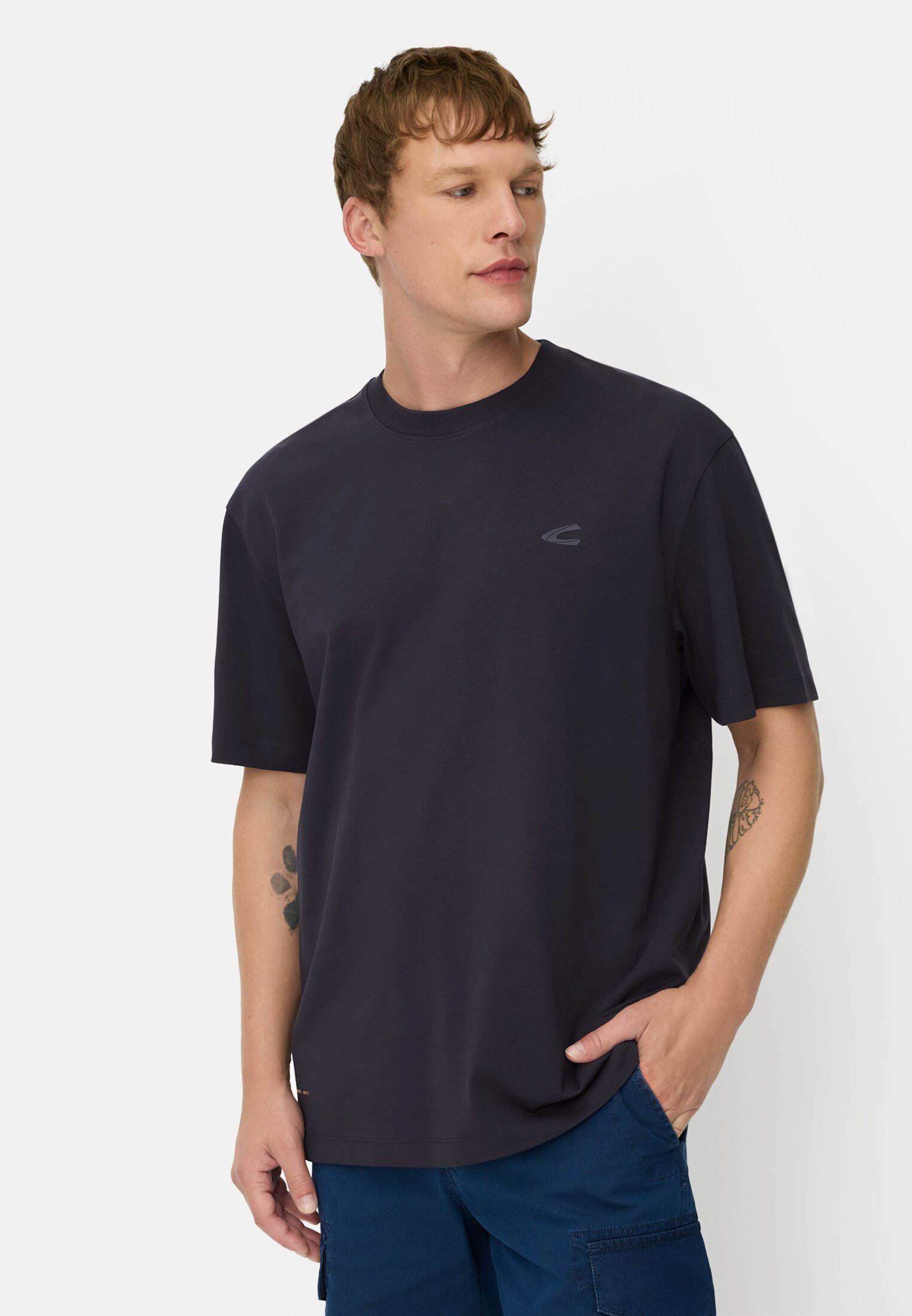 Heren Oversized T-shirt van organic cotton Navy blauw gedragen voor