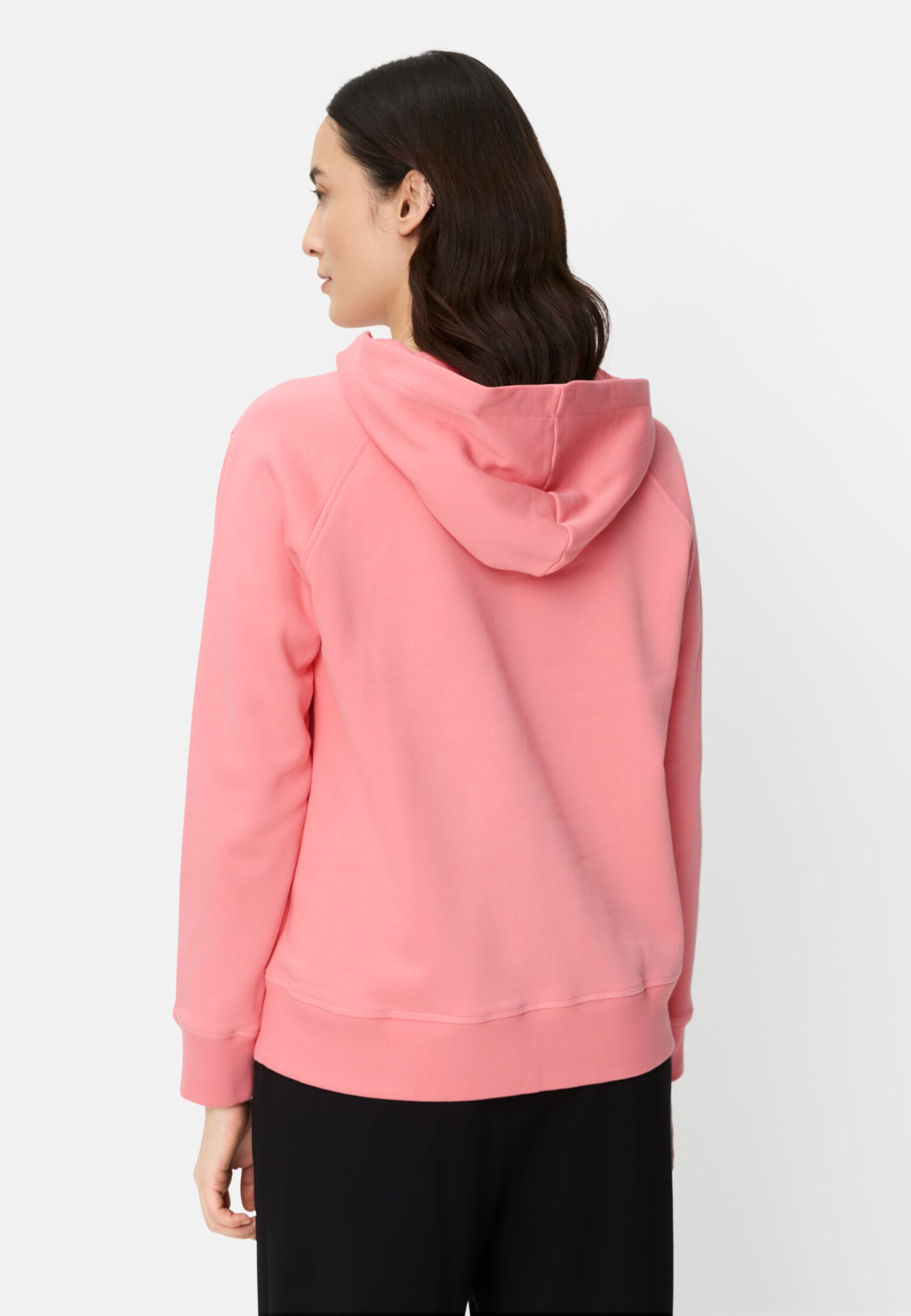 Damen Hoodie aus reiner Baumwolle Beere getragen hinten
