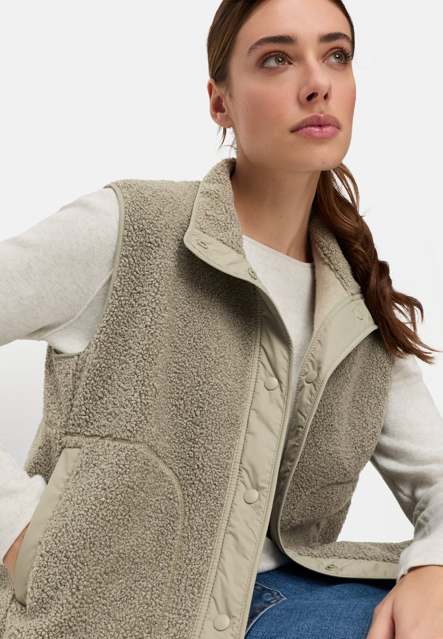 Vrouwen Teddyvest met opstaande kraag Salie gedragen emotional 