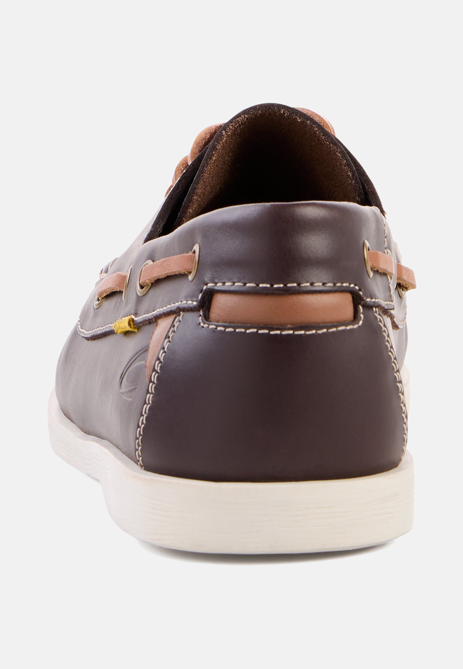 Herren Bootsschuh aus gewachstem Leder Braun vorne nah