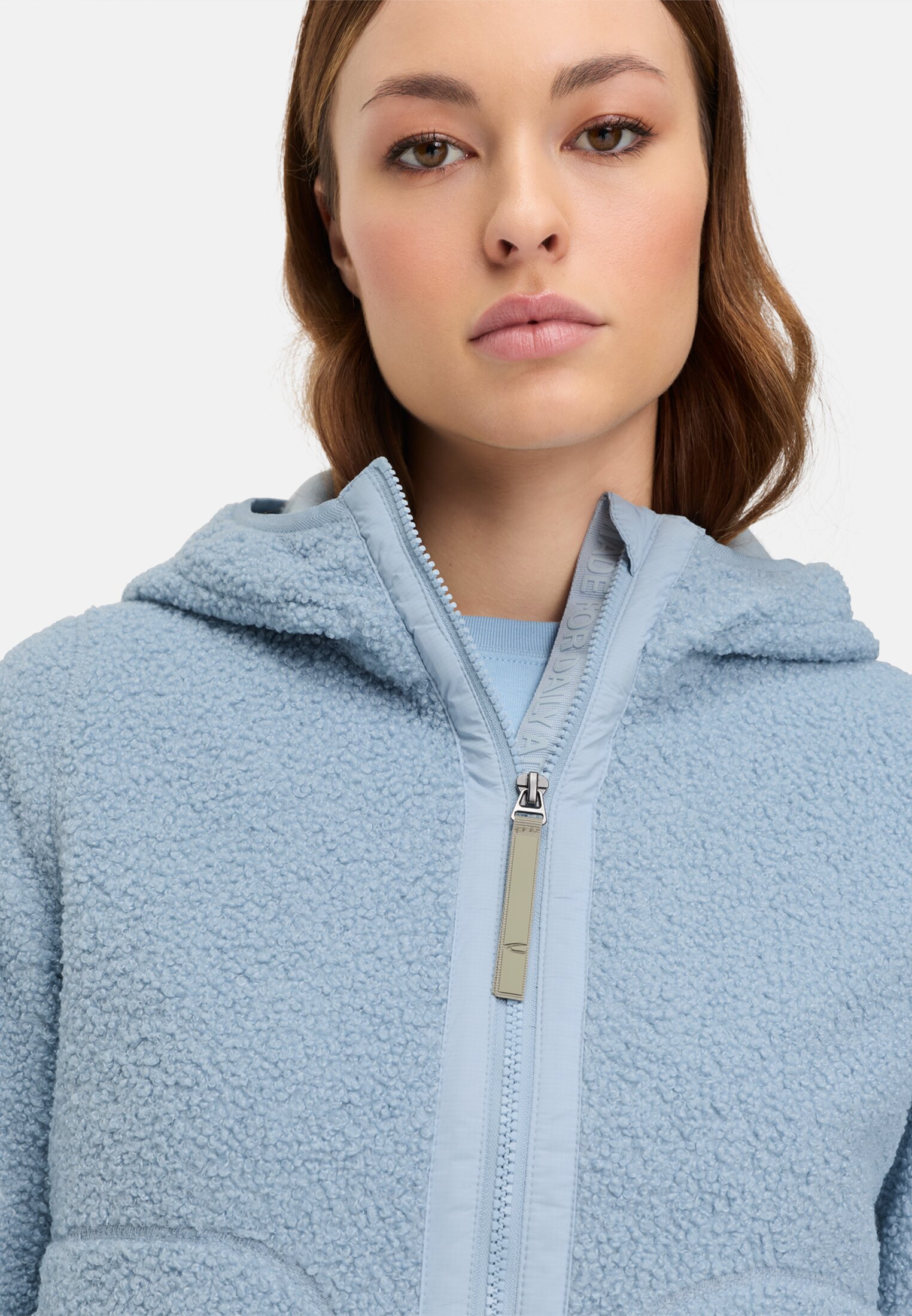 Damen Polar-Fleecejacke mit fester Kapuze Hellblau getragen detailliert nah