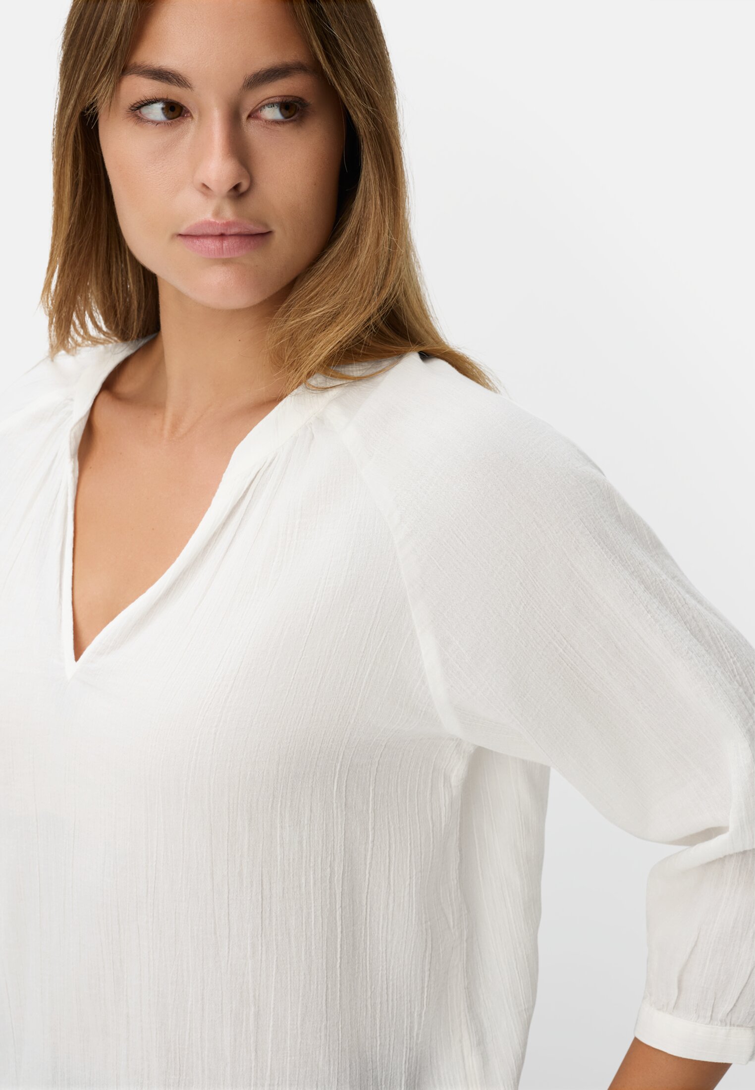 Women Oversized blouse with stand-up collar Milky white worn detail close