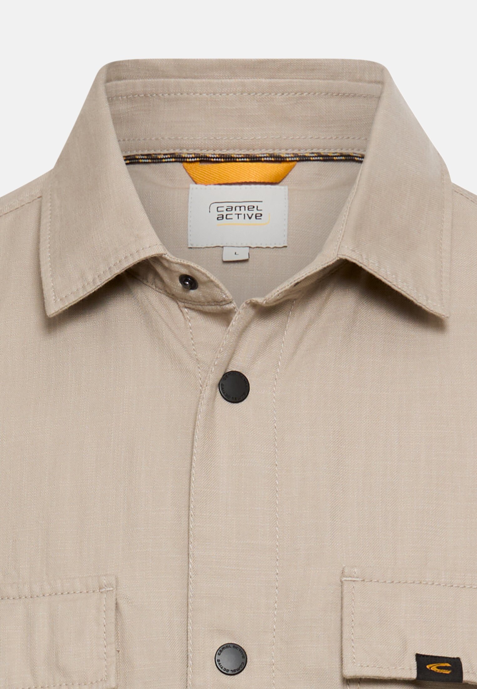 Men Overshirt with pockets Beige front close