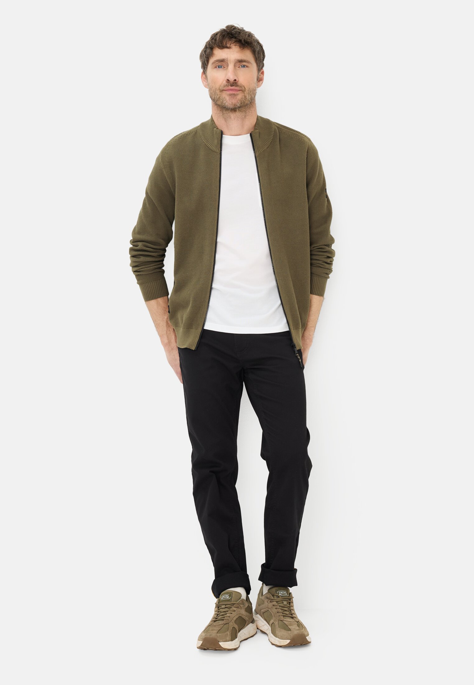 Heren Gebreid vest met opstaande kraag Olijfgroen gedragen voor lichaam compleet