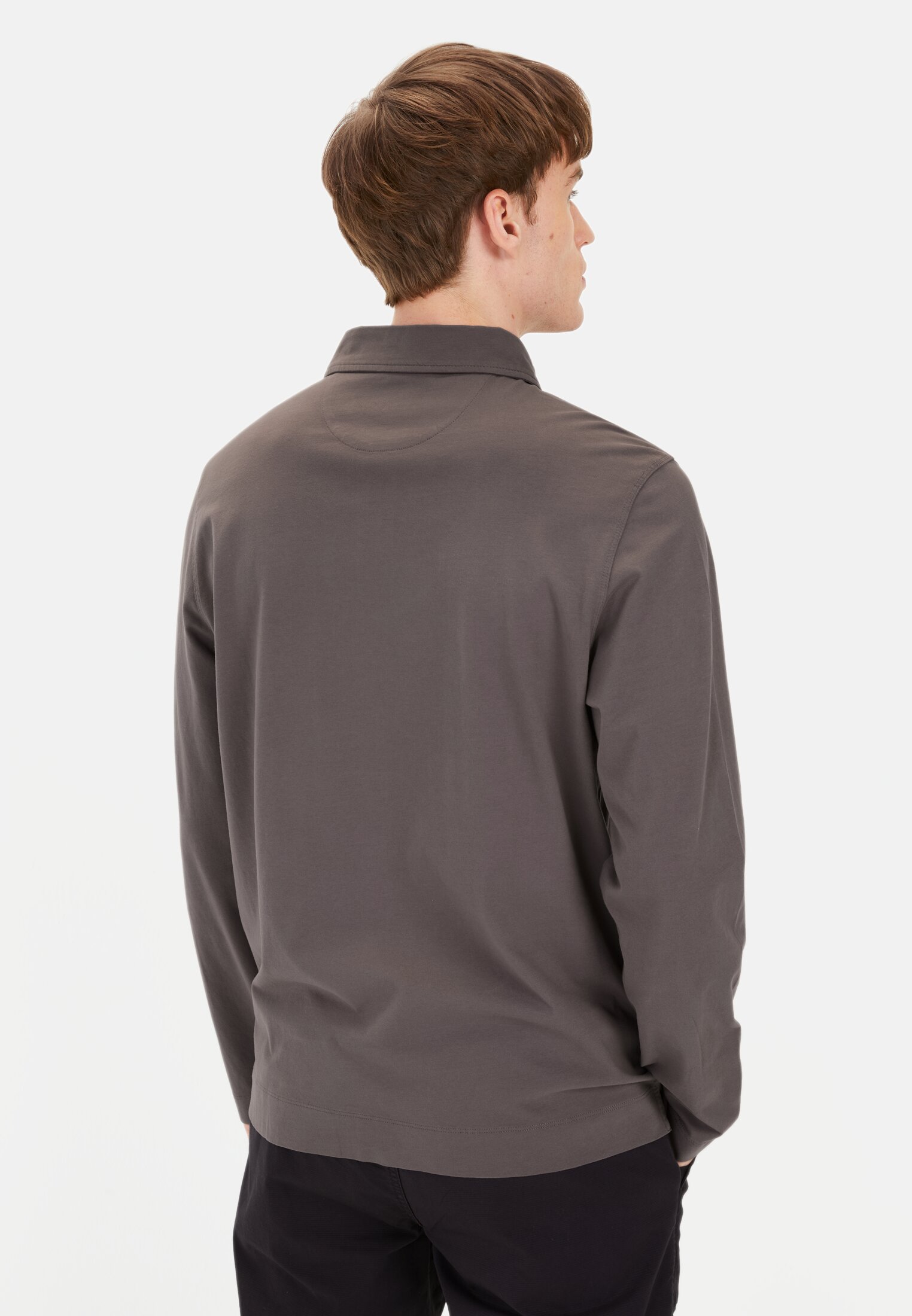 Herren Langarm Poloshirt aus reiner Baumwolle Grau getragen hinten