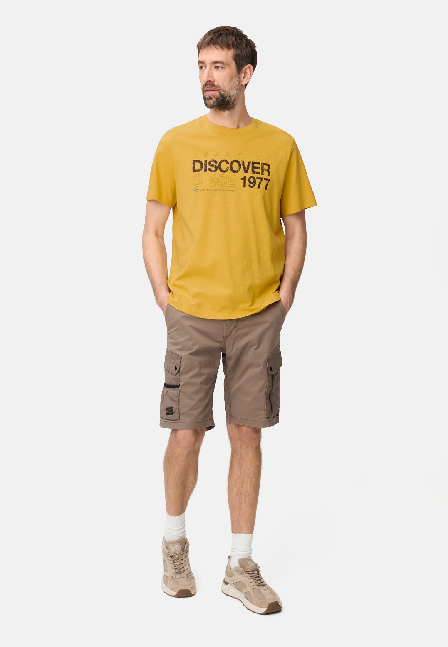 Men T-shirt made of pure cotton Sun Yellow worn front full body