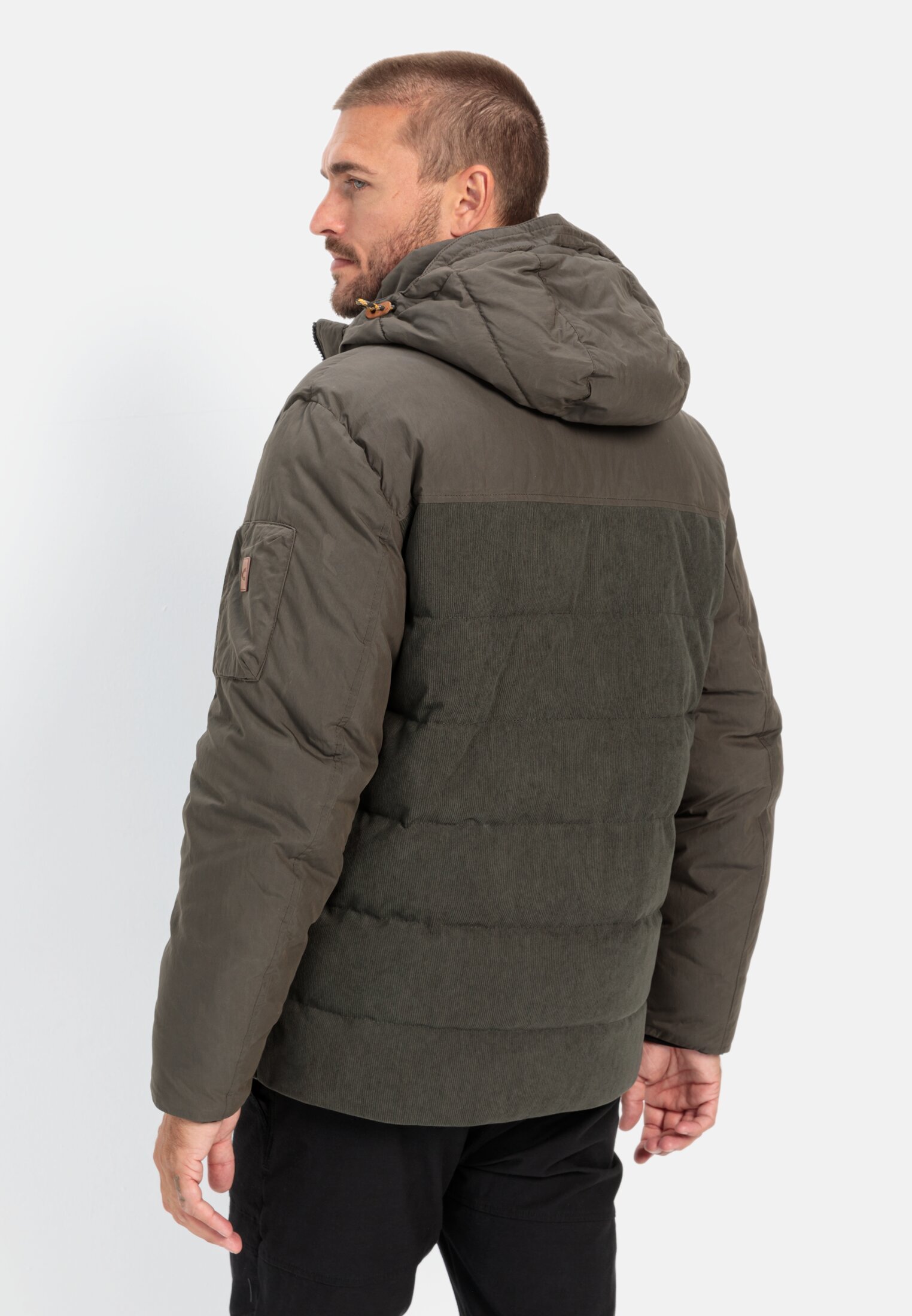 Men Quilted blouson with detachable hood Khaki worn back