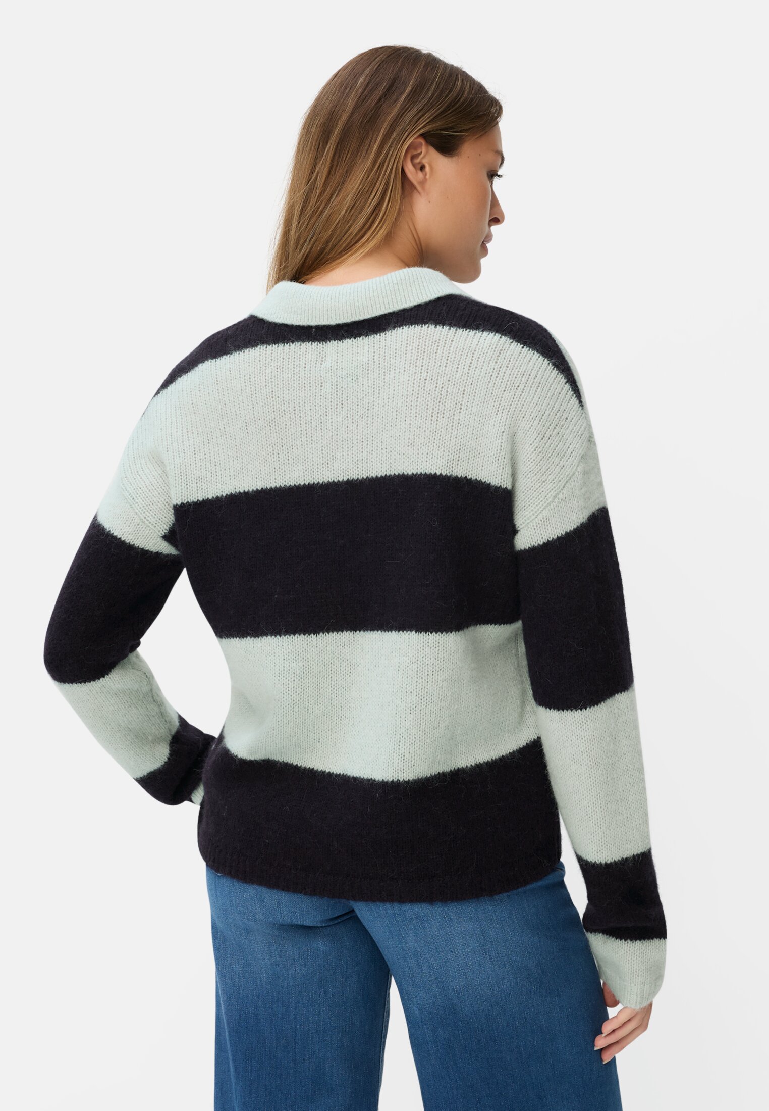Damen Strickpullover mit Hemdkragen Dunkelblau getragen hinten