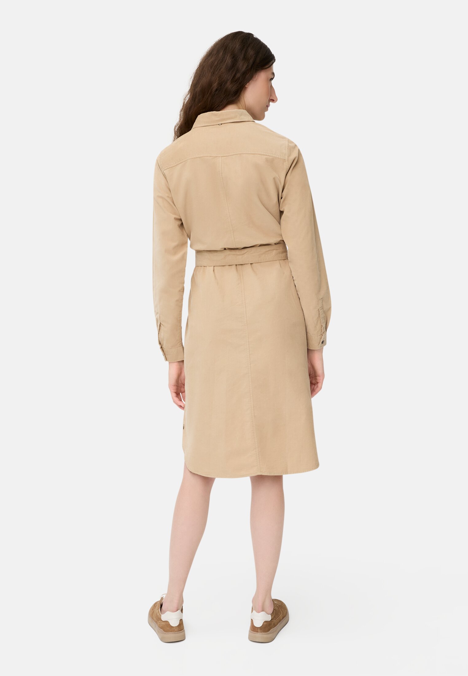 Women Long-sleeved dress with waist belt Caramel worn back