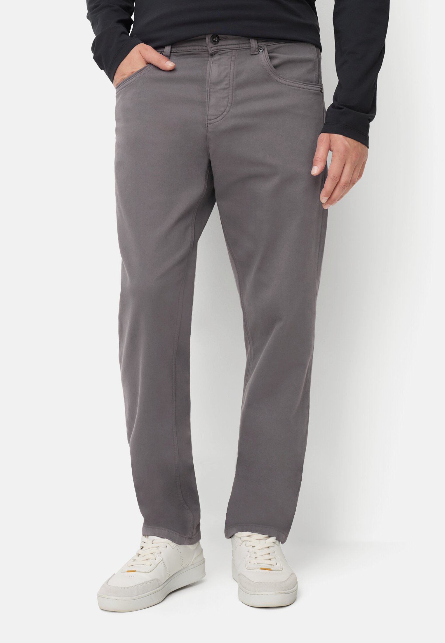 Herren Regular Fit fleXXXactive© Hose Graphitgrau getragen vorn