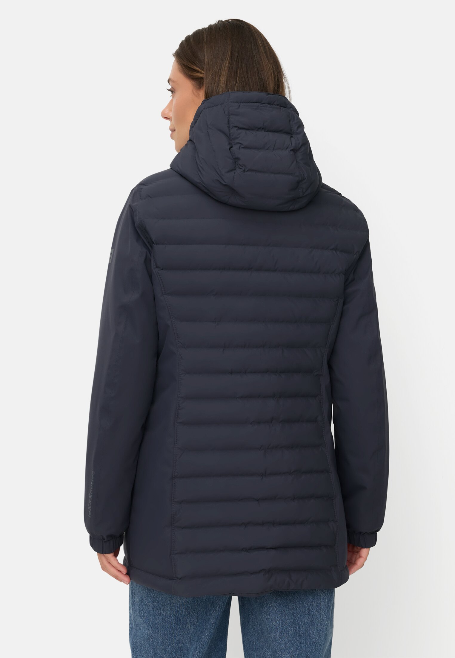 Damen teXXXactive® Funktionsjacke aus atmungsaktiven Material Navyblau getragen hinten