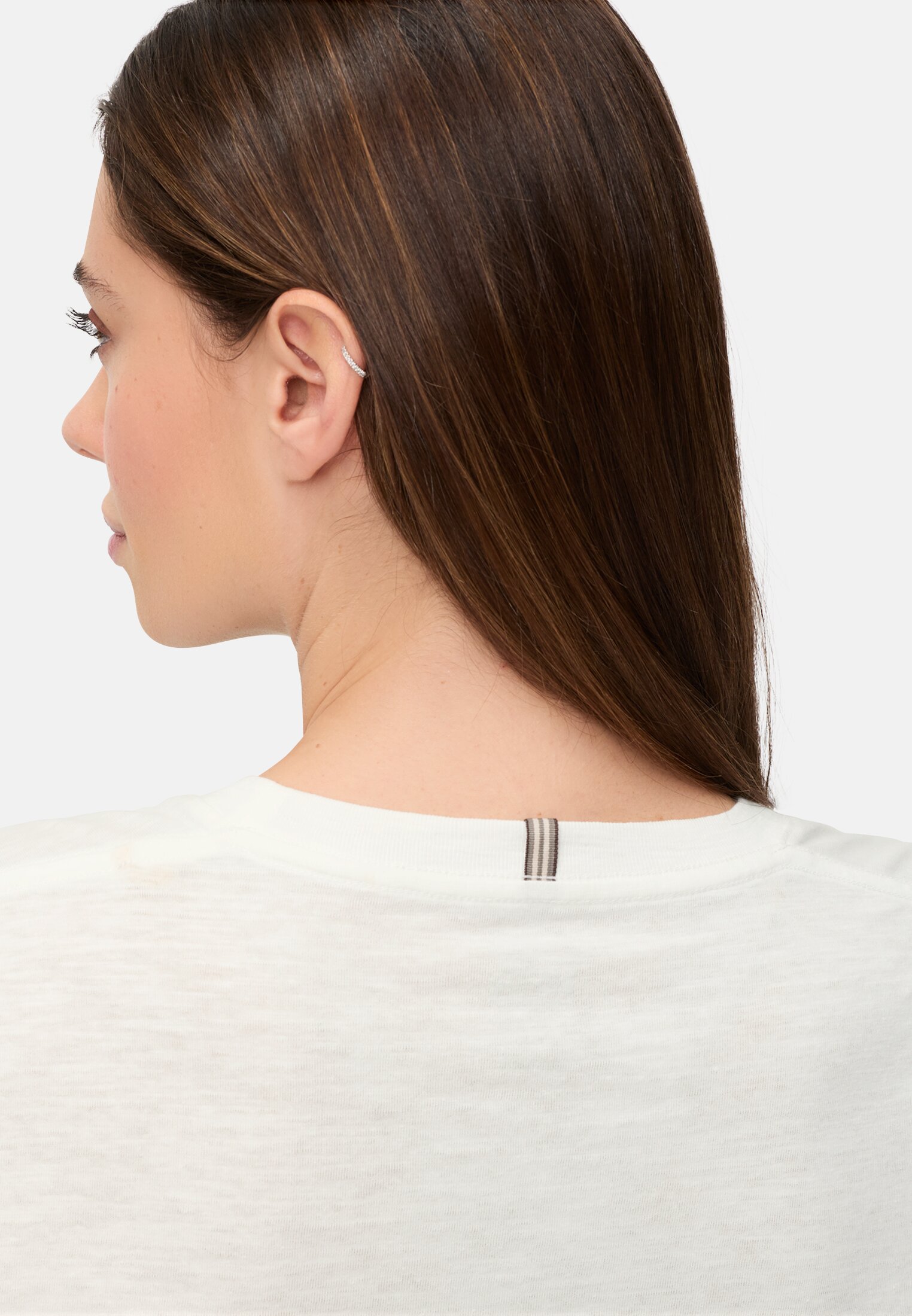 Vrouwen T-shirt met 3/4-mouwen Melkwit gedragen detail dichtbij  