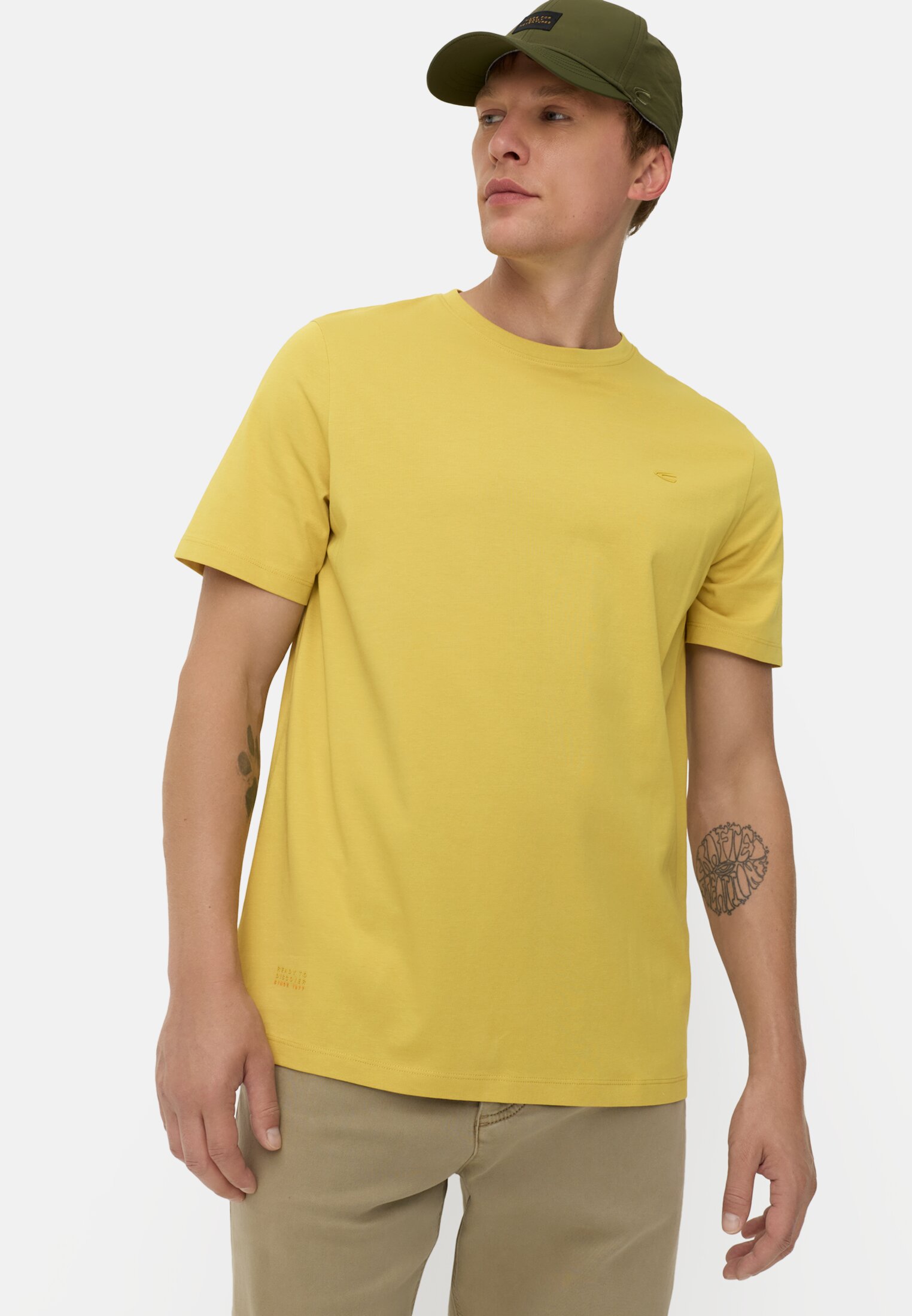 Herren fleXXXactive© T-Shirt mit 4-Wege-Stretch Gelb getragen emotional