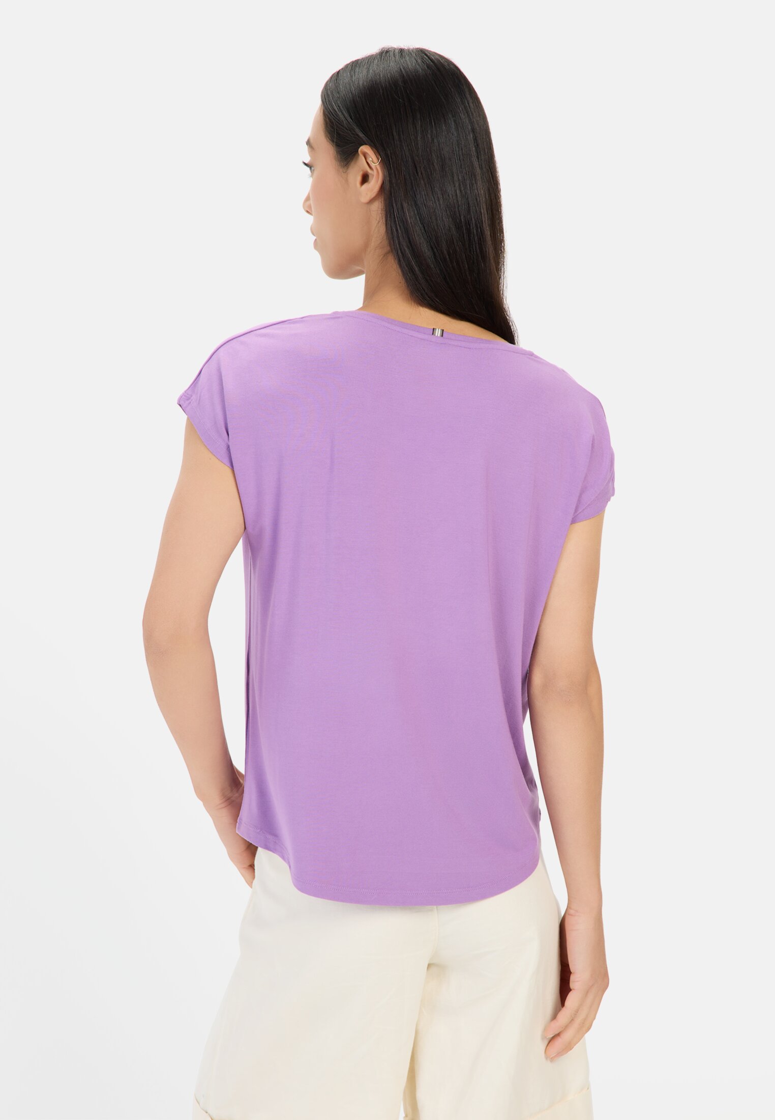 camelactive_T-Shirt_Violet_309677-5T63-59_M2 Damen T-Shirt aus elastischer Viskose Lila getragen hinten