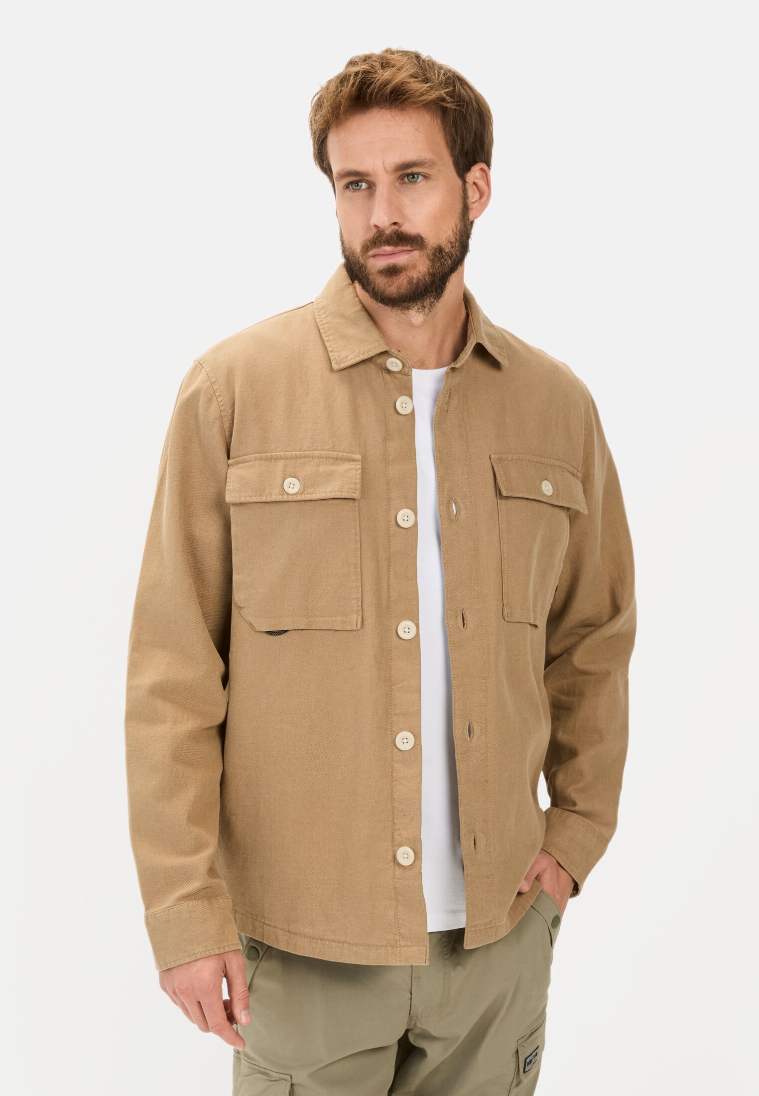 Men Overshirt made from a linen-cotton blend Brown worn front