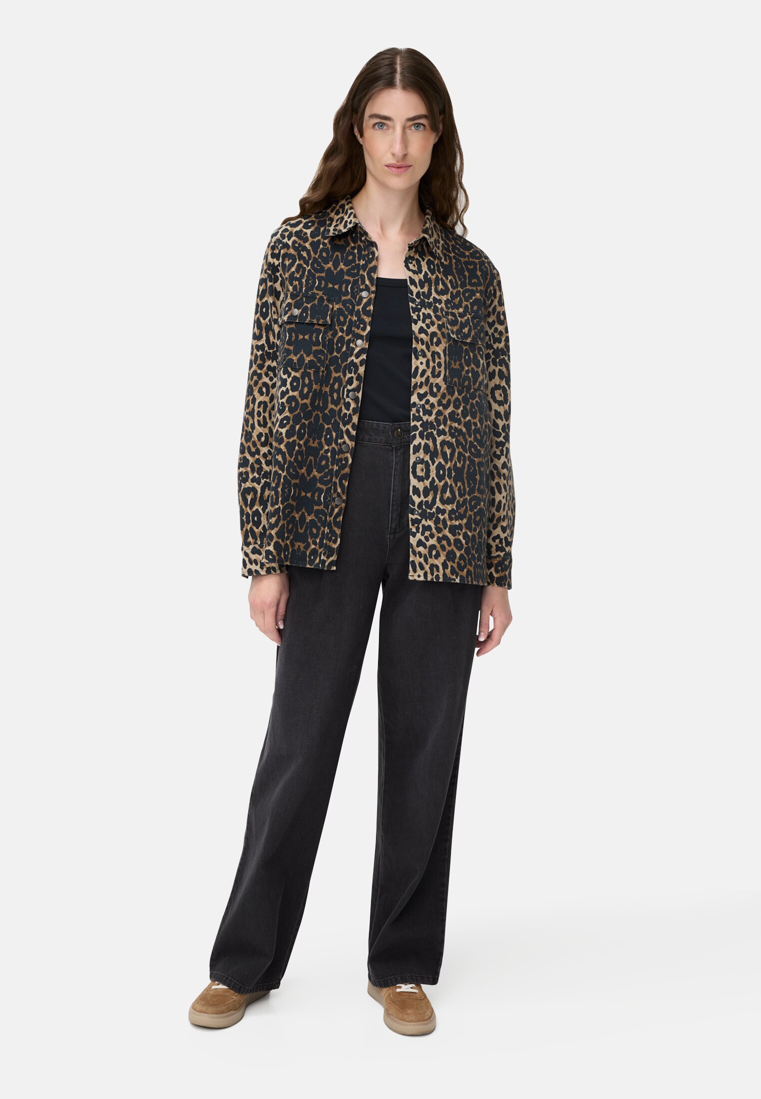 Women Long-sleeved blouse with leo print Leo worn front full body