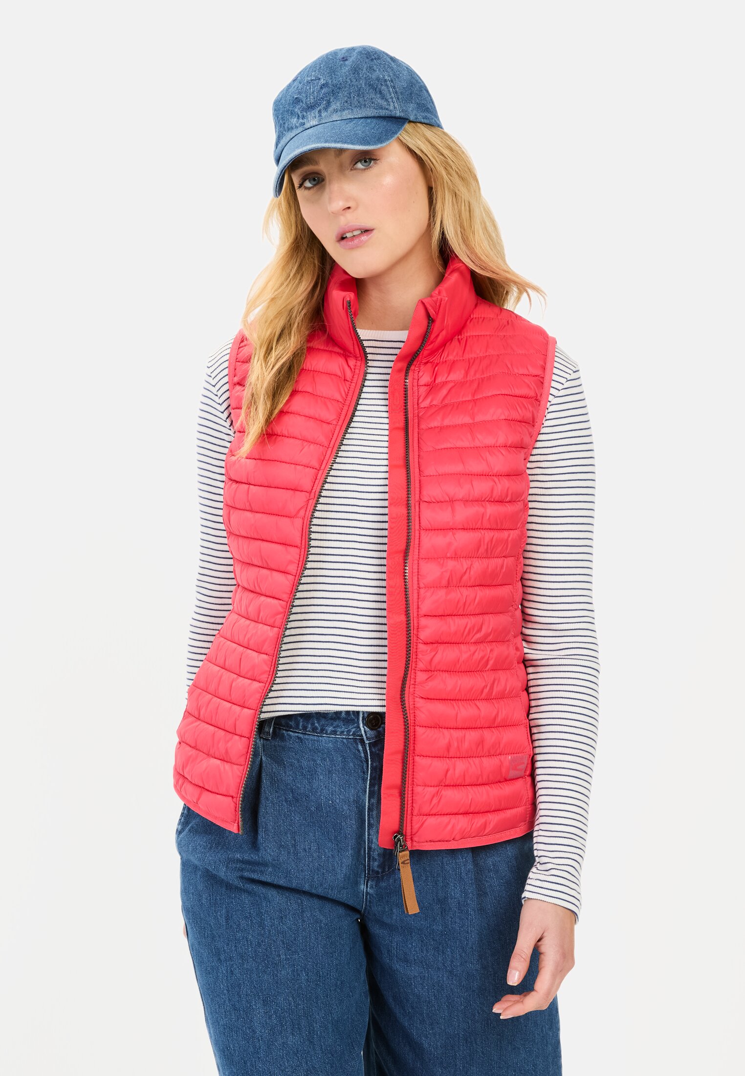 Women Quilted vest with reflective details Teaberry worn front