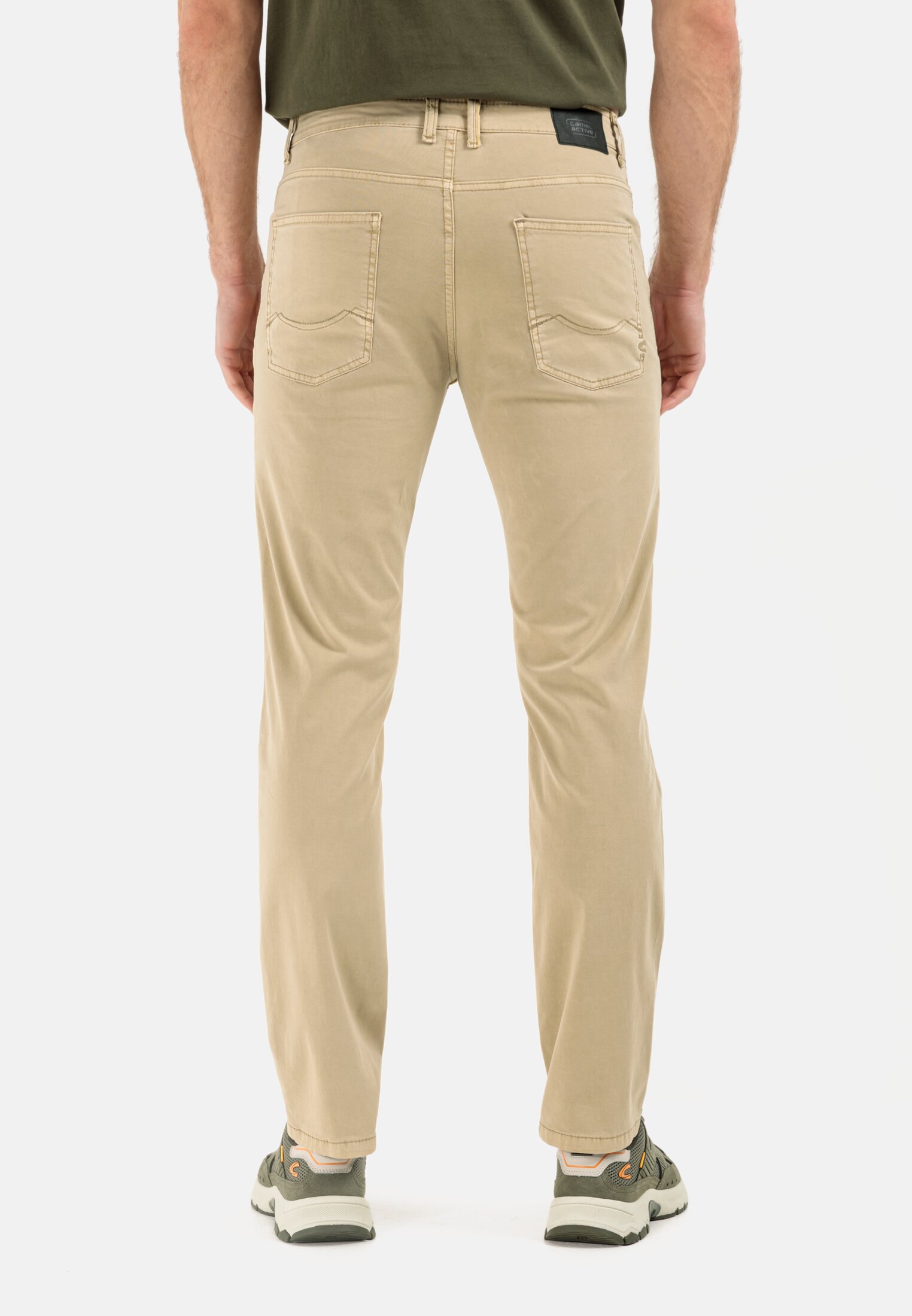 Herren Regular Fit 5 Pocket Hose Beige getragen hinten