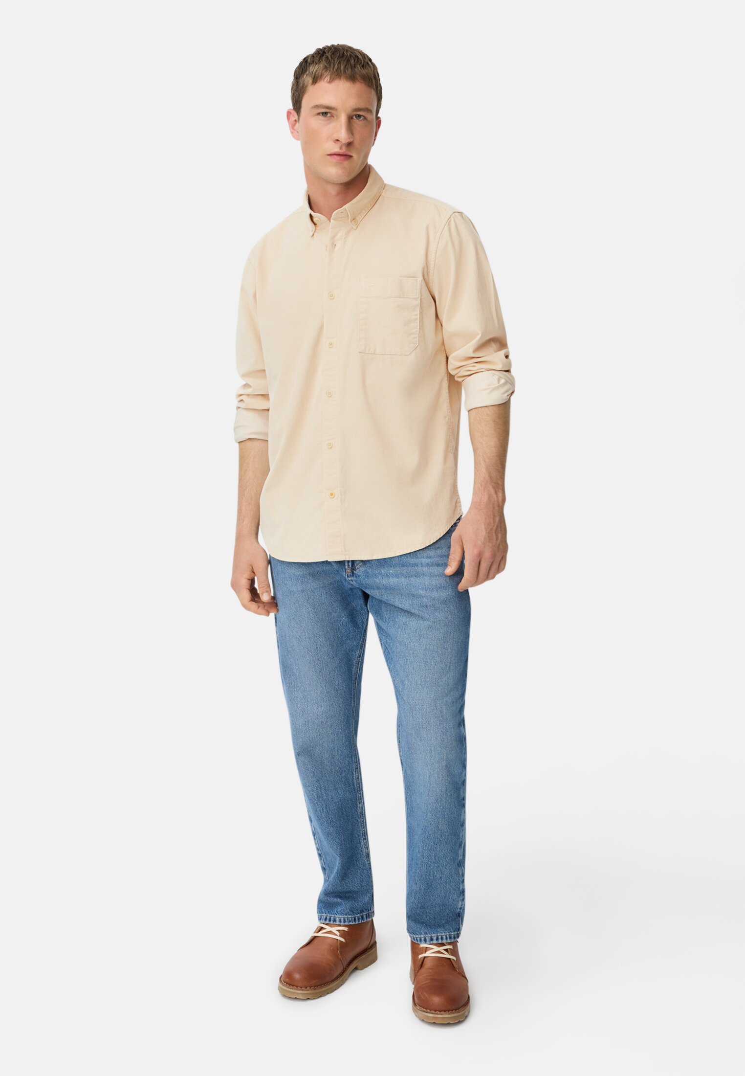 Herren fleXXXactive® Langarm Shirt mit Button-Down-Kragen und Brusttasche Hafer getragen vorne Ganzkörper