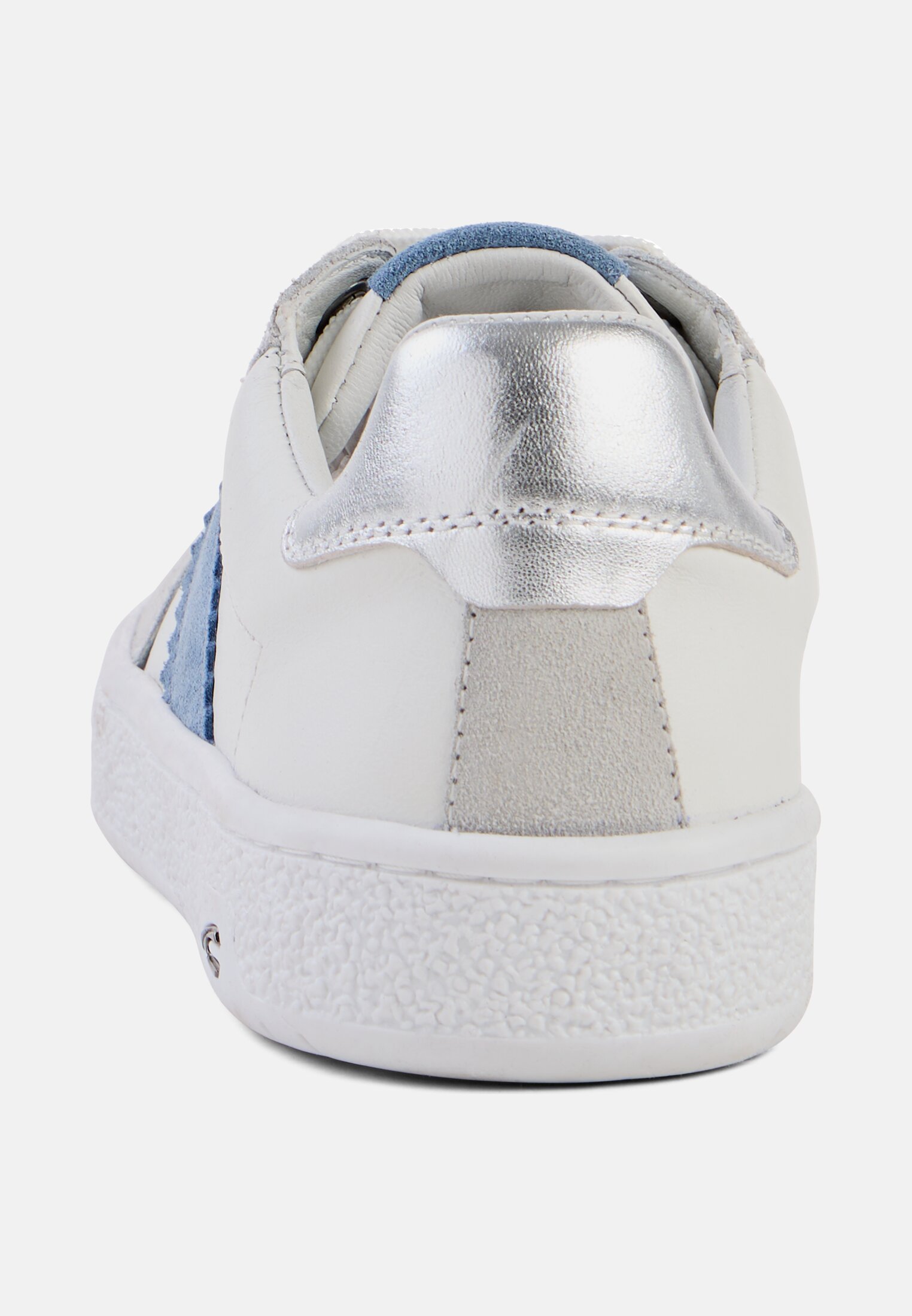 Vrouwen Sneakers gemaakt van leer front dichtbij