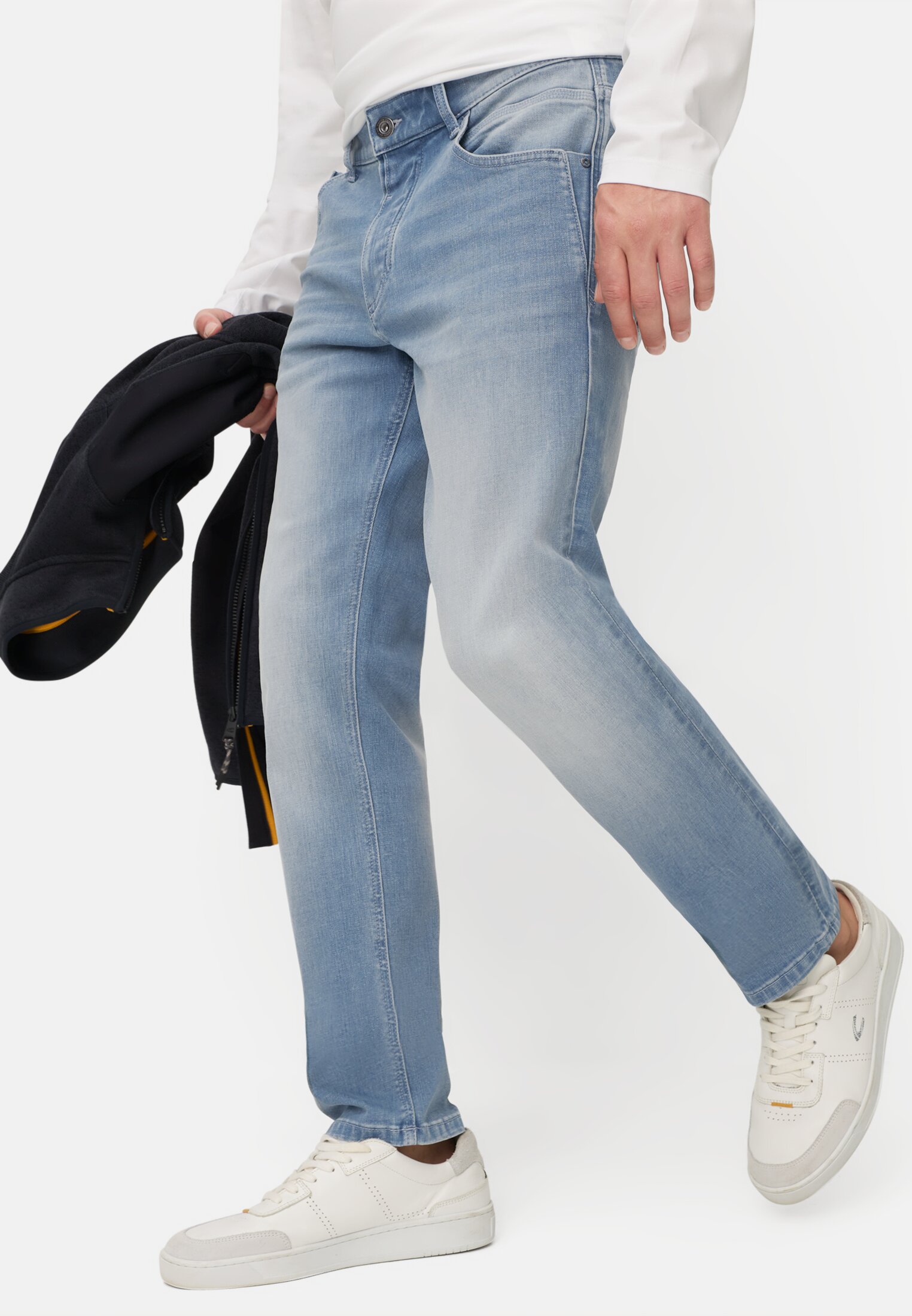 Heren fleXXXactive© Regular fit jeans in 5-pocketdesign gedragen emotional
