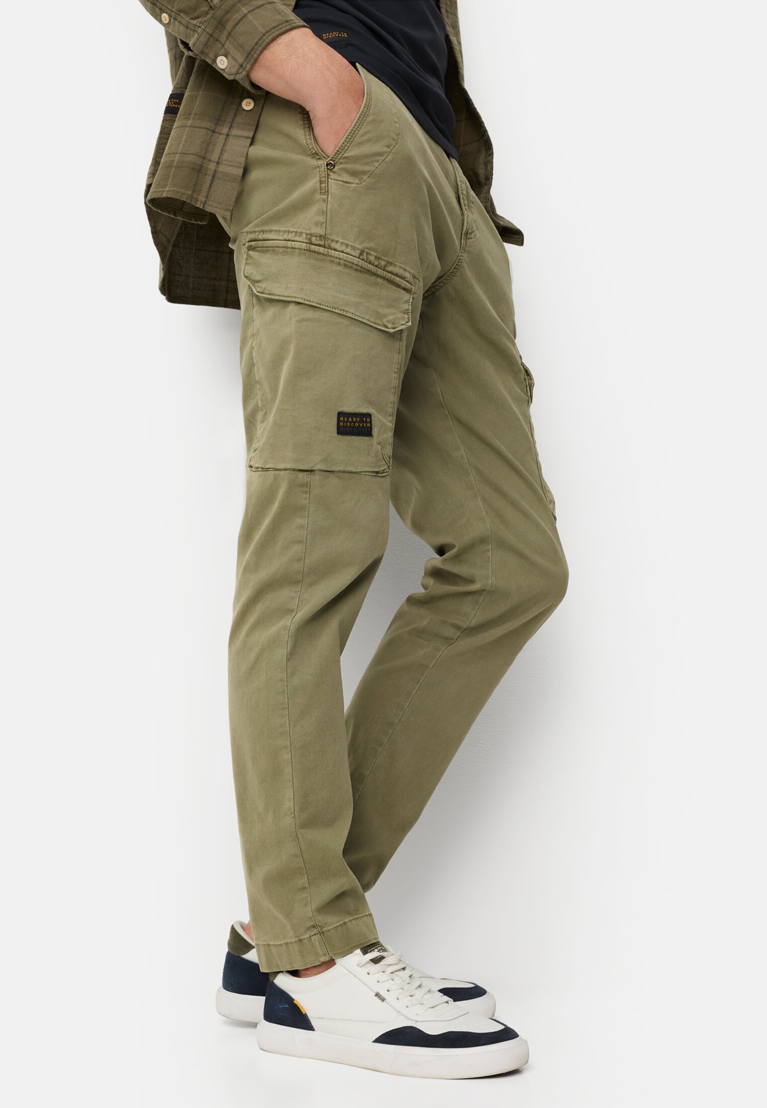 Heren Broek met elastische tailleband Olijfgroen gedragen emotional 