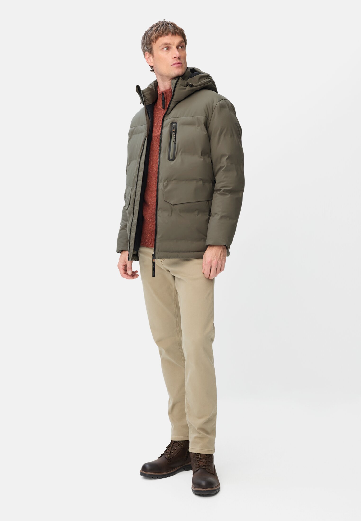 Herren teXXXactive® Funktionsjacke mit versiegelten Nähten Khaki getragen vorne Ganzkörper