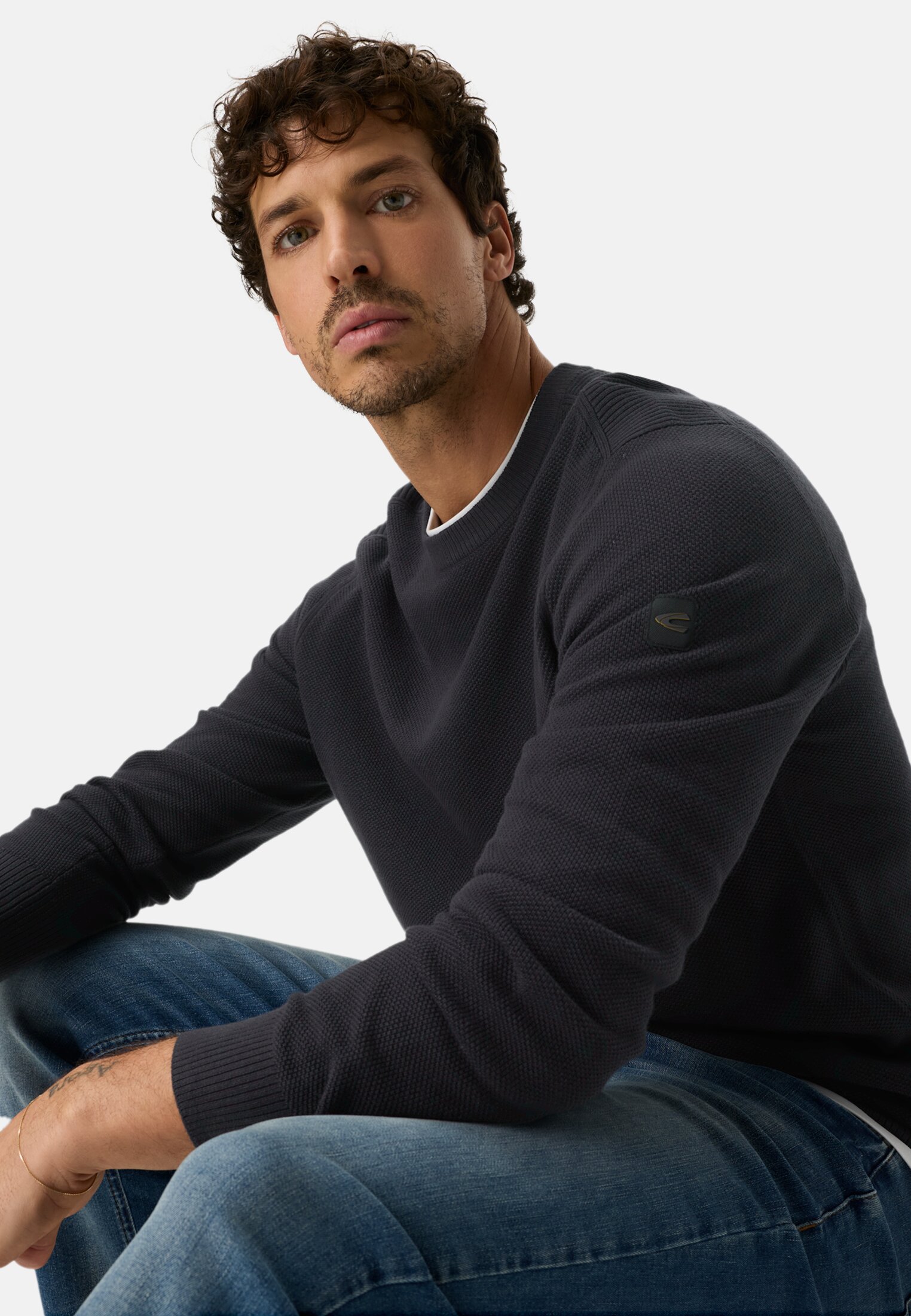 Heren Gebreide trui met ronde hals Marineblauw gedragen emotional 