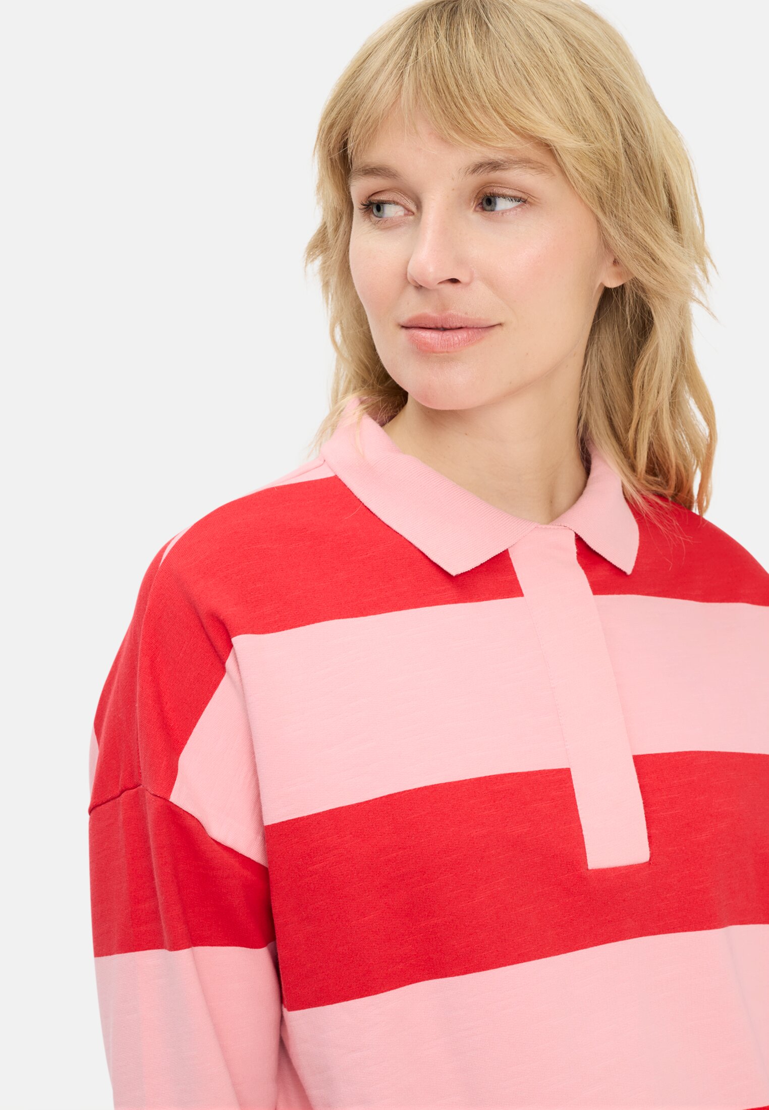 Damen Sweatshirt mit Knopfleiste Pink getragen detailliert nah