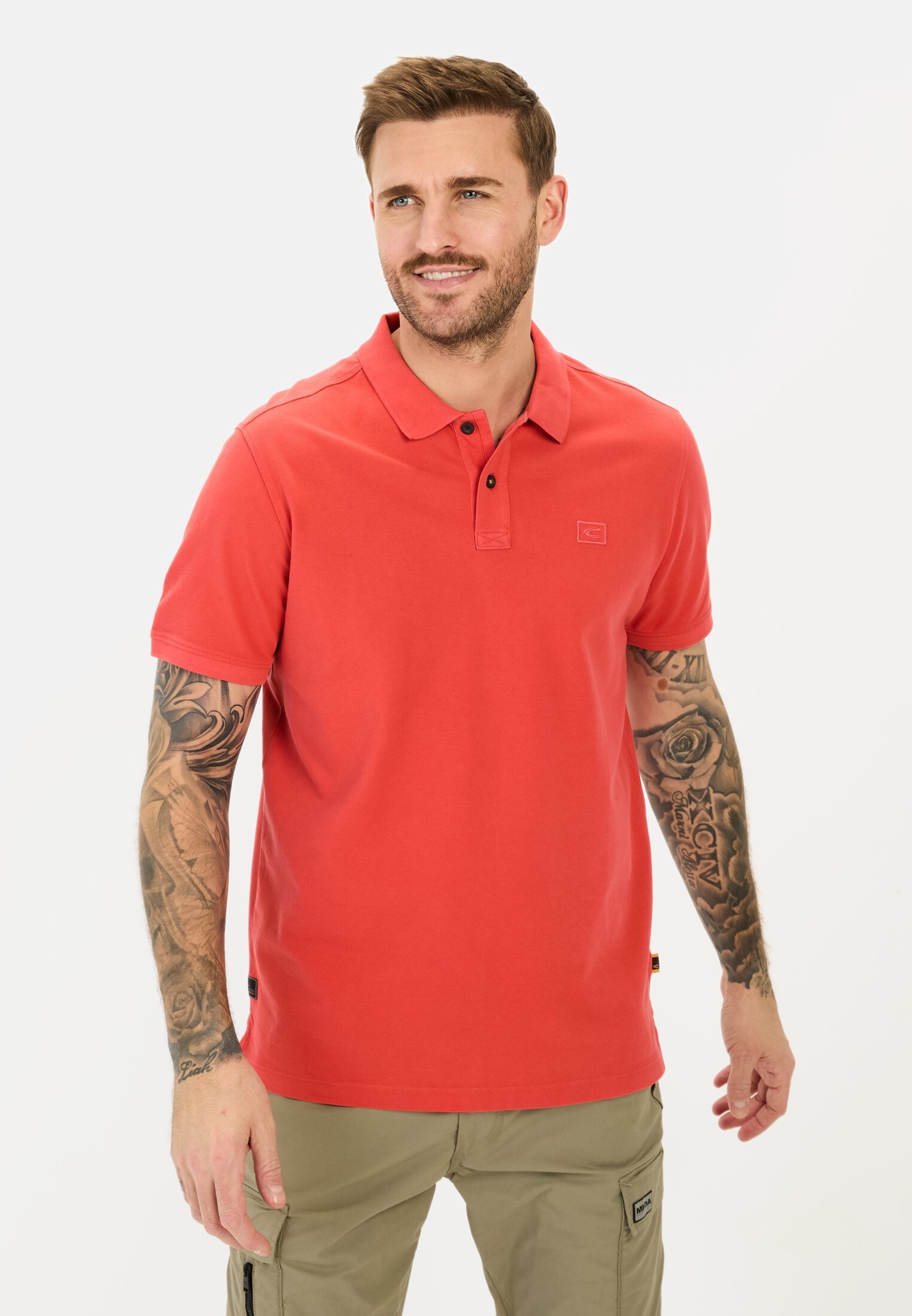 Herren Kurzarm Poloshirt aus Baumwolle Rot getragen vorn
