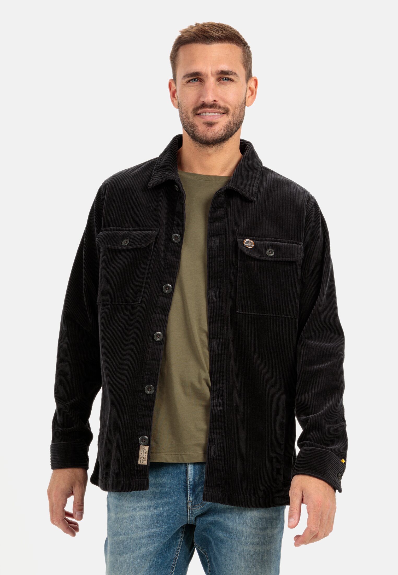 Herren Cord Overshirt aus reiner Baumwolle Schwarz getragen vorn