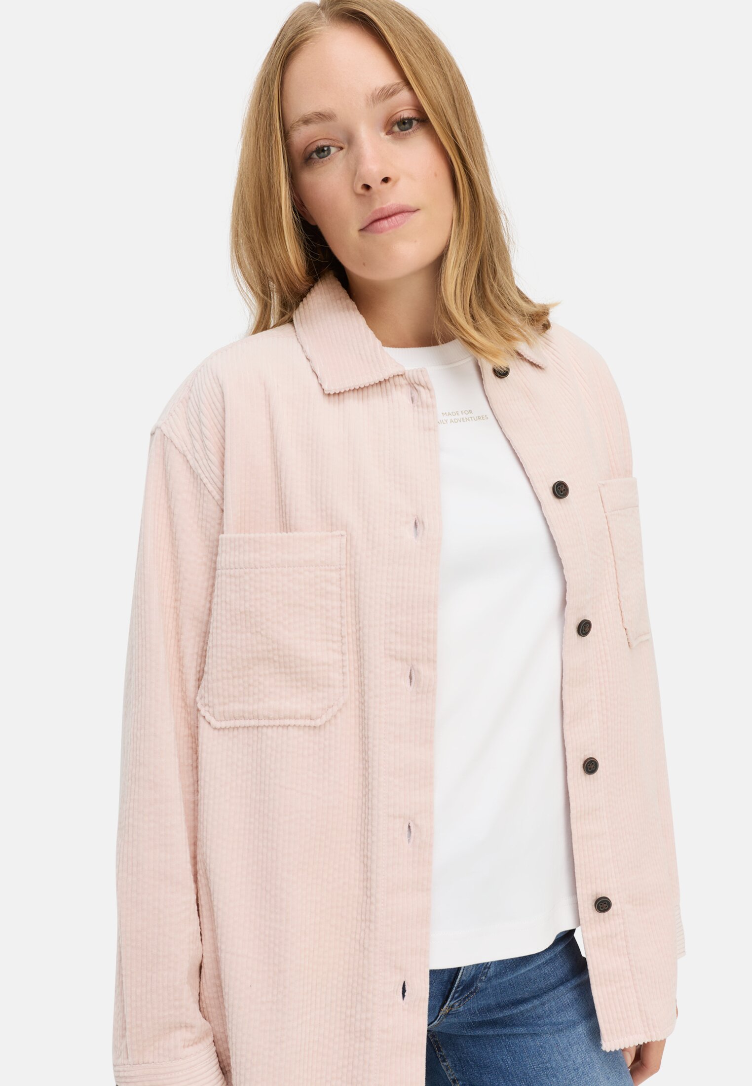 Damen Cord-Bluse aus reiner Baumwolle Lilarosa getragen emotional