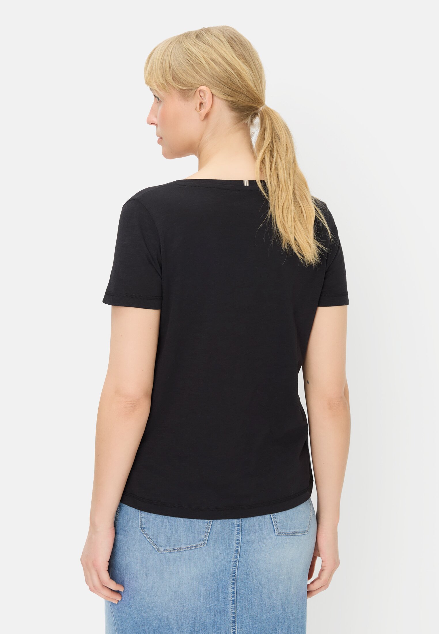 Damen T-Shirt aus 100% Baumwolle Kaviar getragen hinten