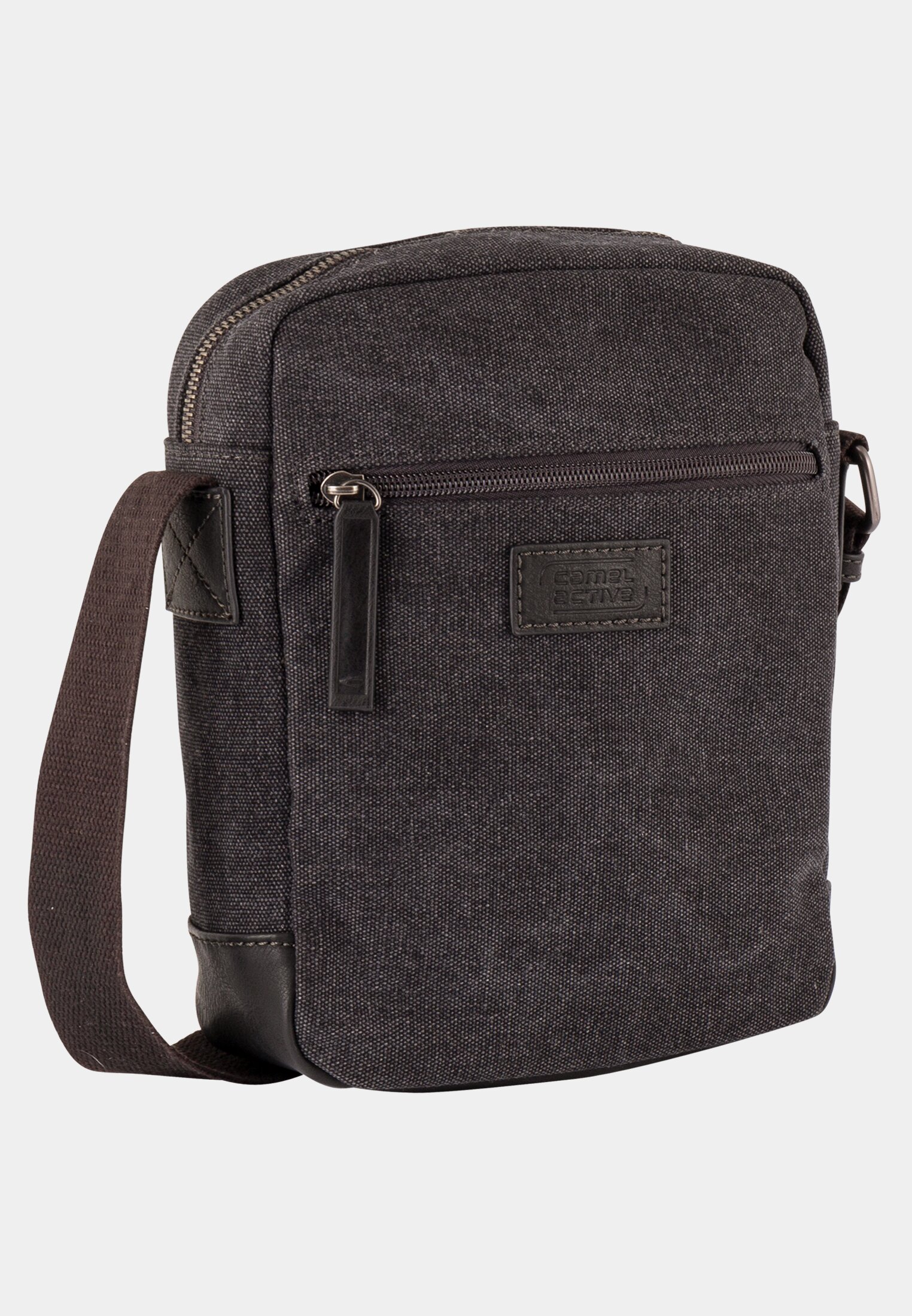 MI_359602-0000-71_2G-00 Herren MOUNTAIN Umhängetasche aus gewaschenem Canvas Dunkelgrau frontal hinten