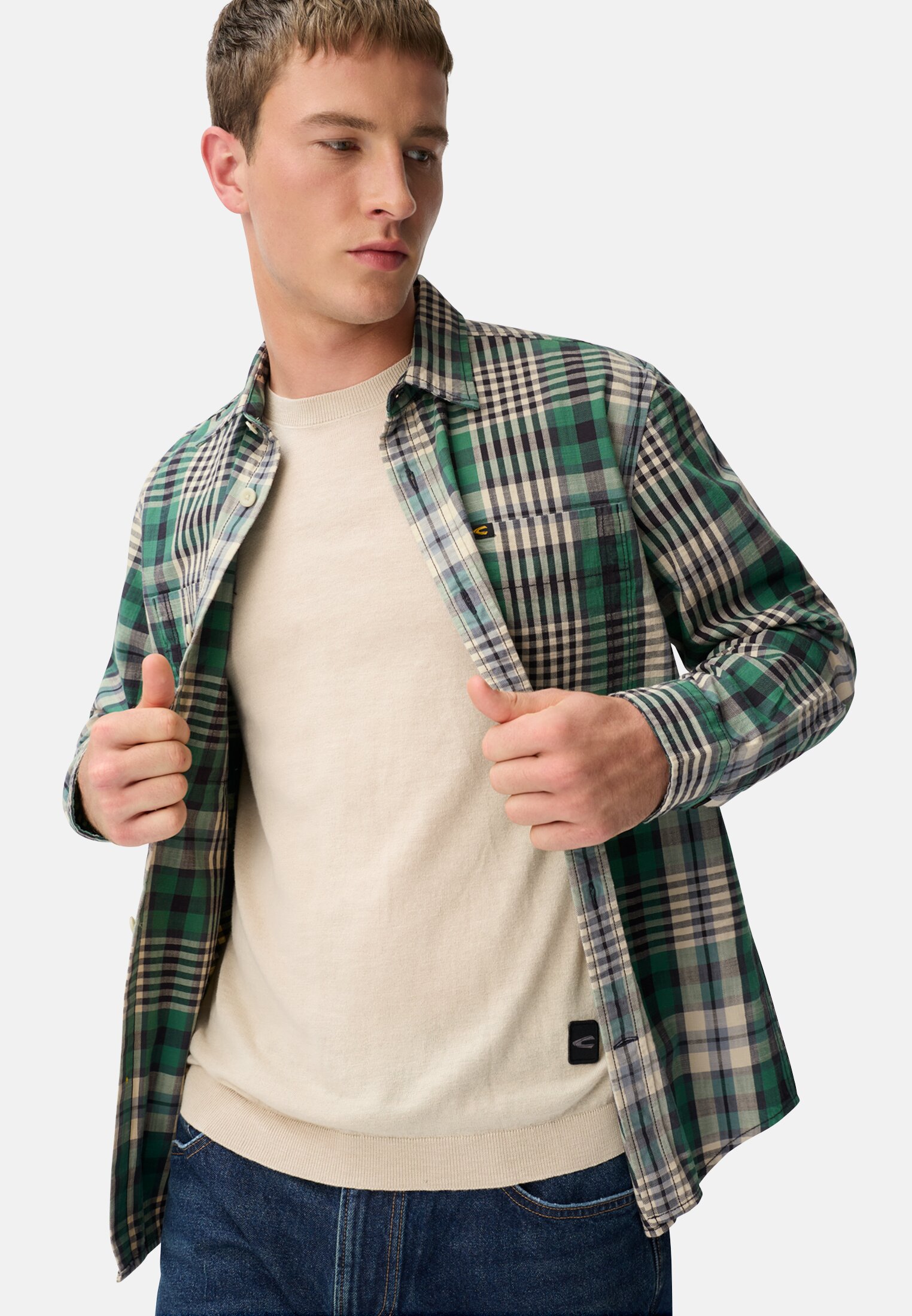Men Long-sleeved shirt with Kent collar and chest pockets Fir green worn emotional