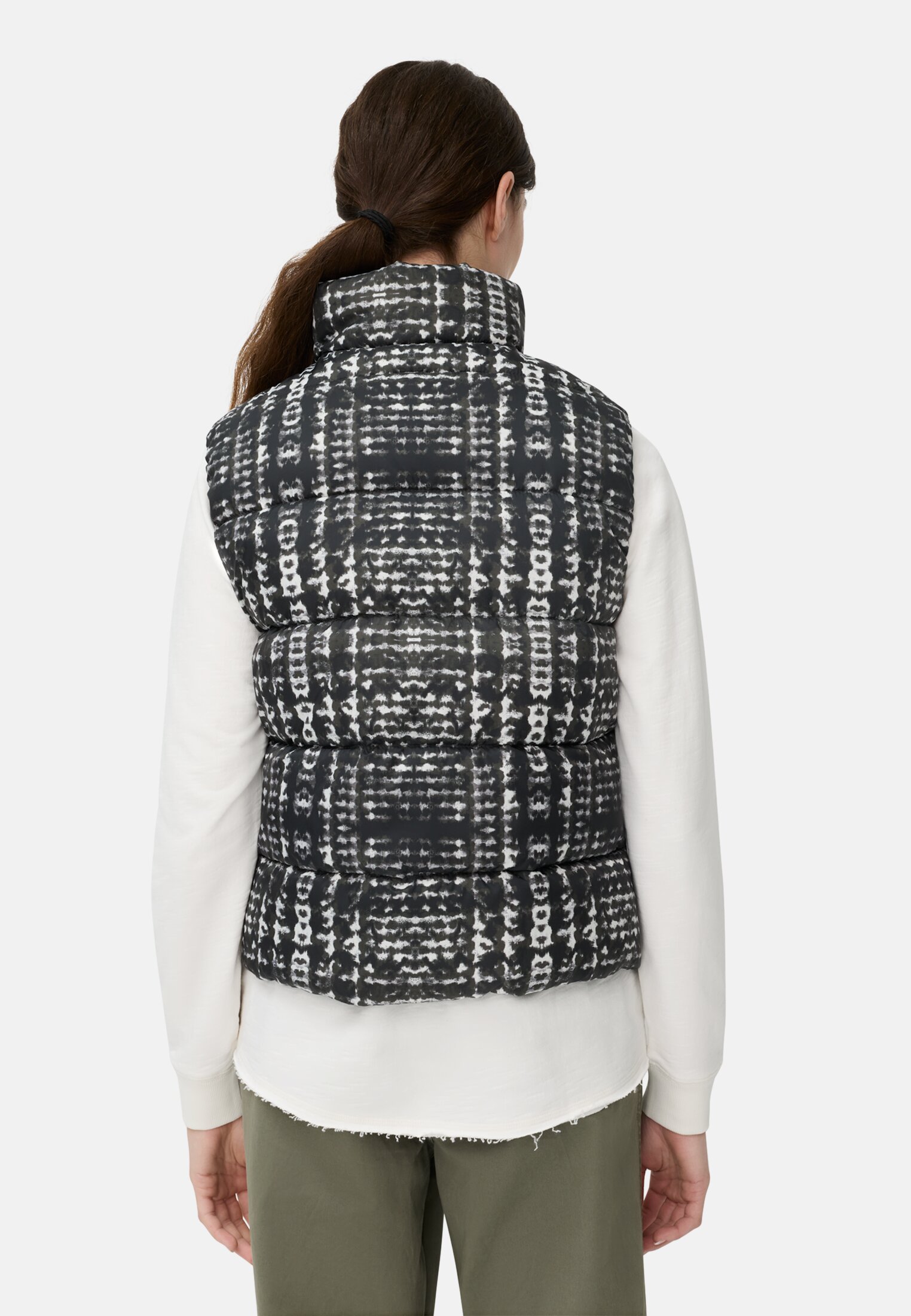 Women Quilted vest with 2-way zipper Skyline worn back