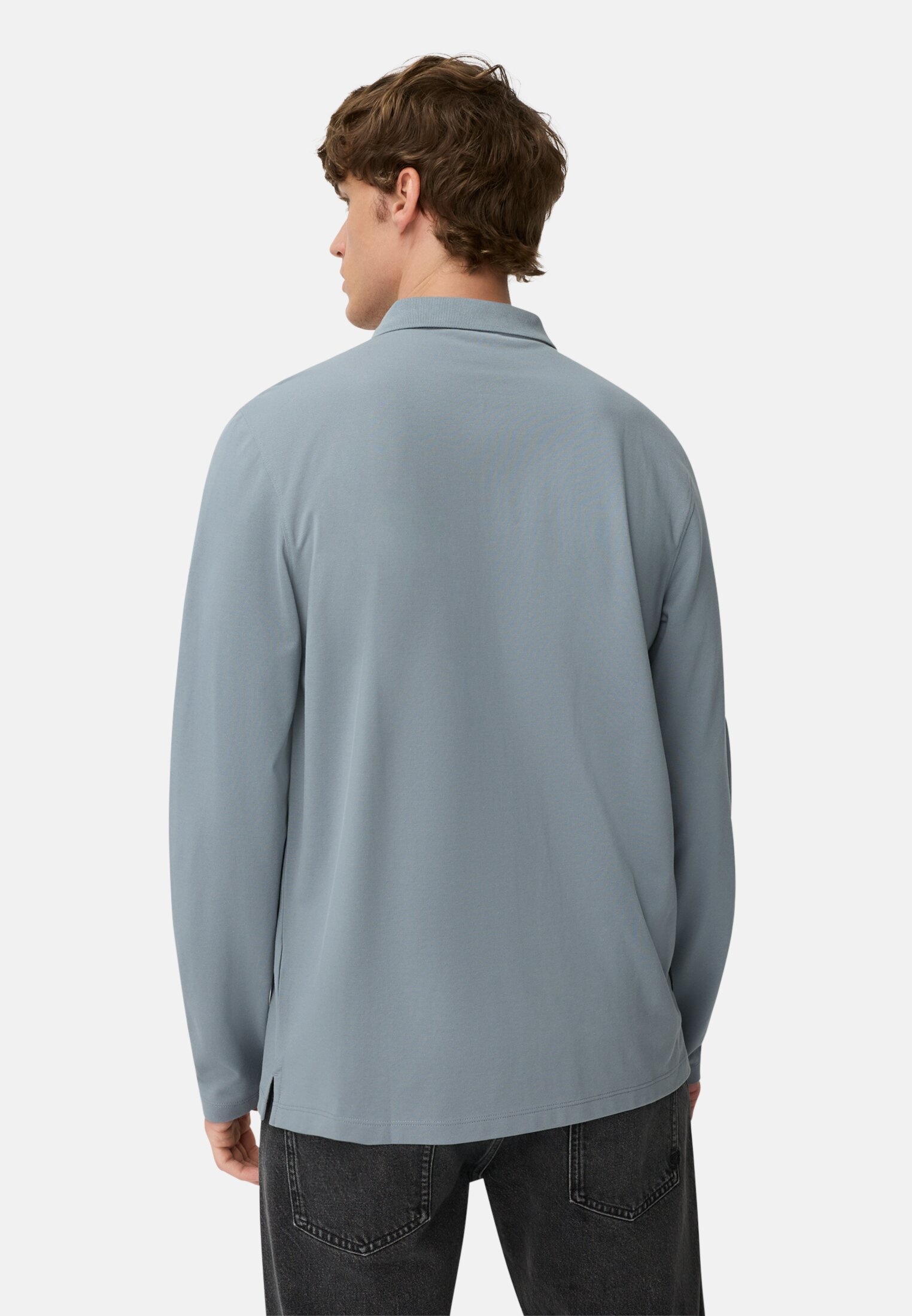 Herren Polo Shirt mit Cooling Performance Steinblau getragen hinten