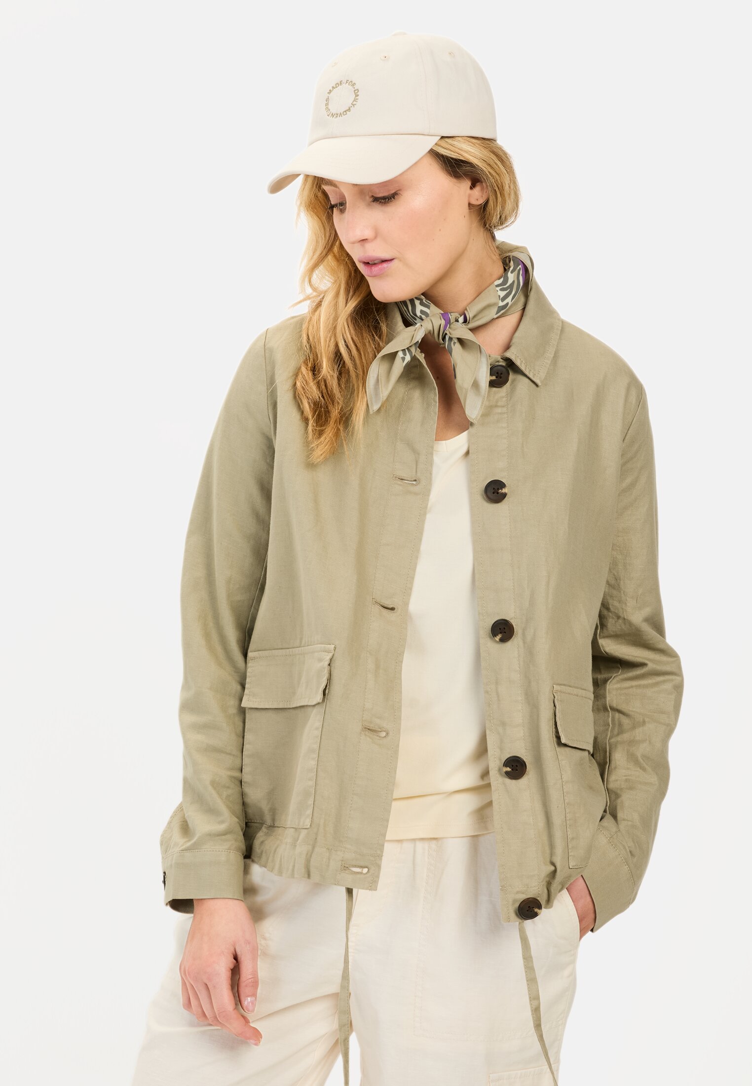 Women Lightweight blazer made from a linen blend Beige worn front