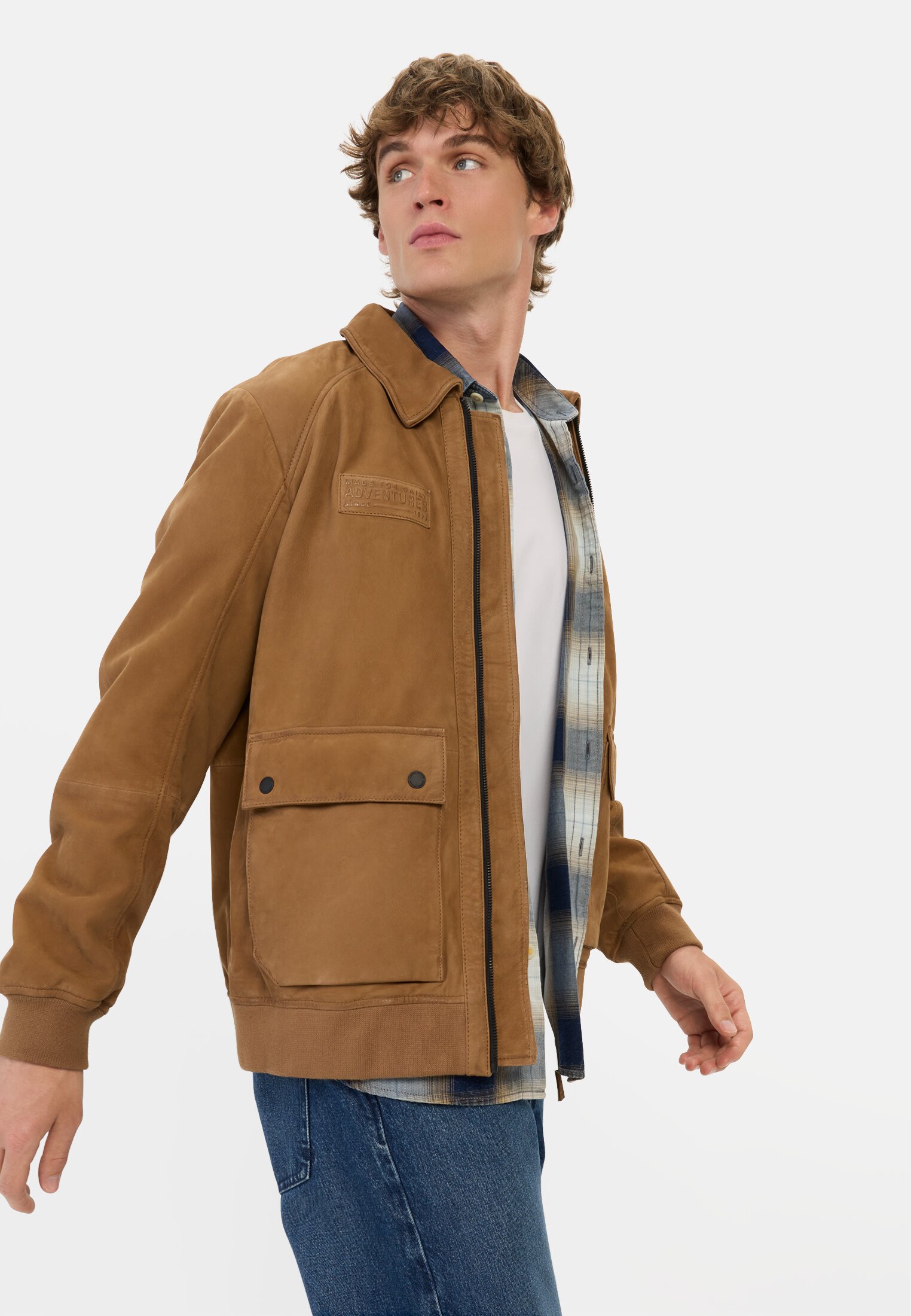 Herren Leder Blouson mit Hemdkragen Braun getragen emotional
