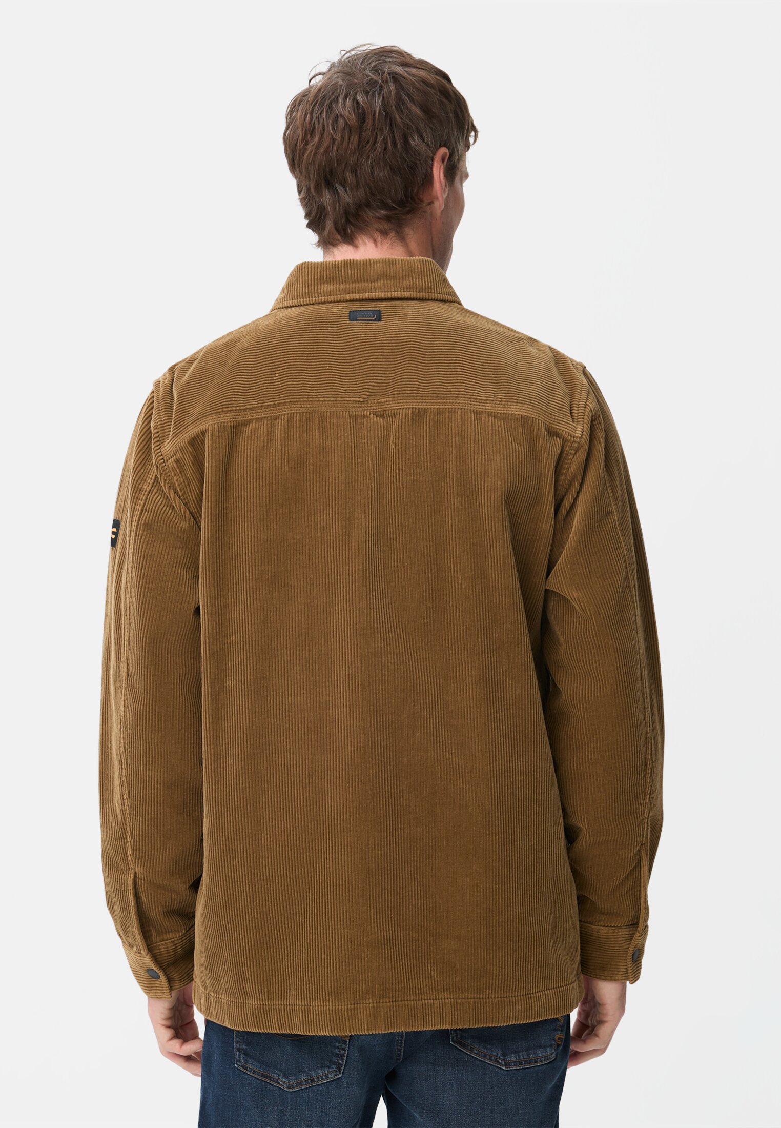 Herren Cord Overshirt aus 100% Baumwolle Sepiabraun getragen hinten