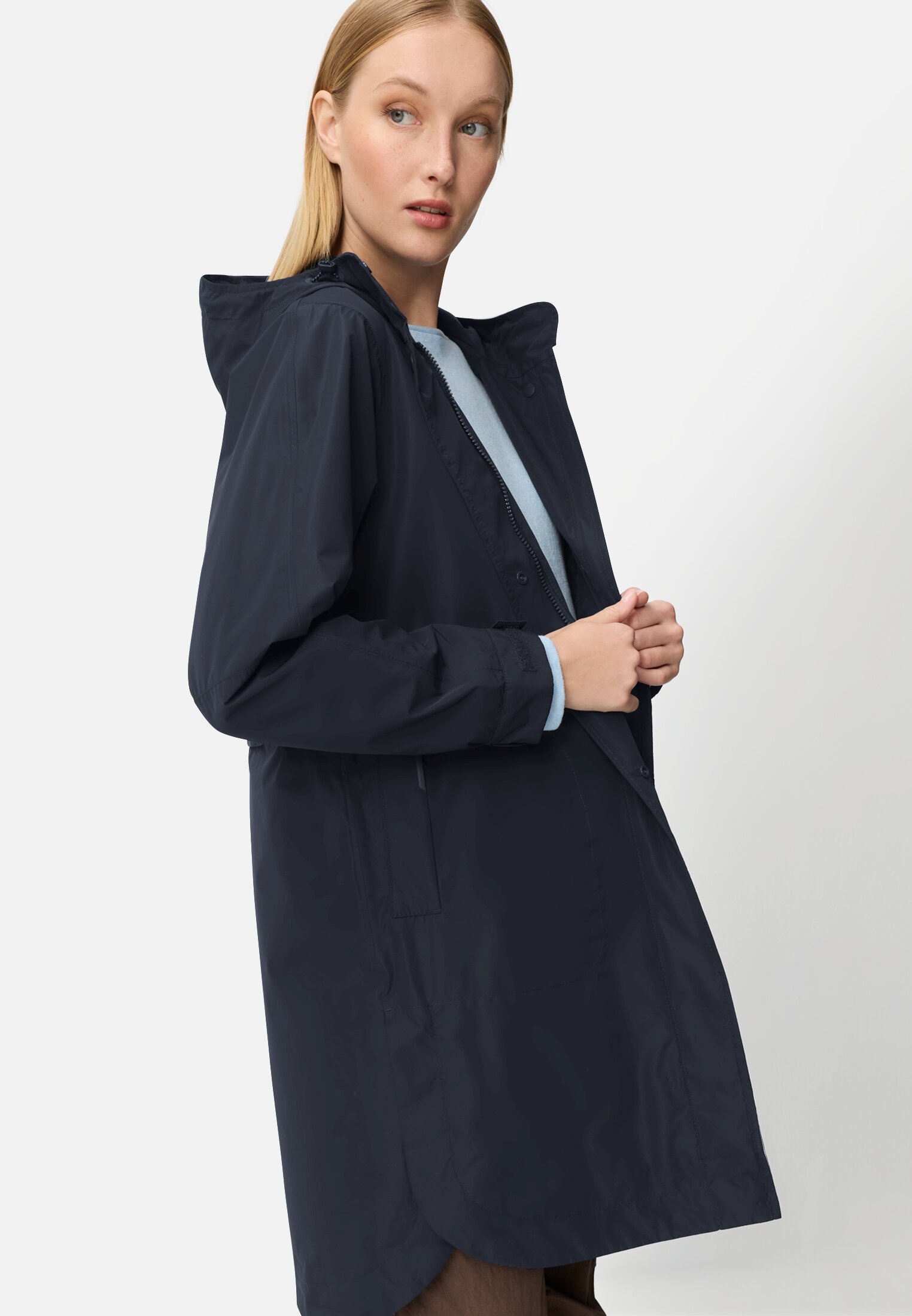 Damen teXXXactive® Mantel mit Innentaschen Navyblau getragen emotional