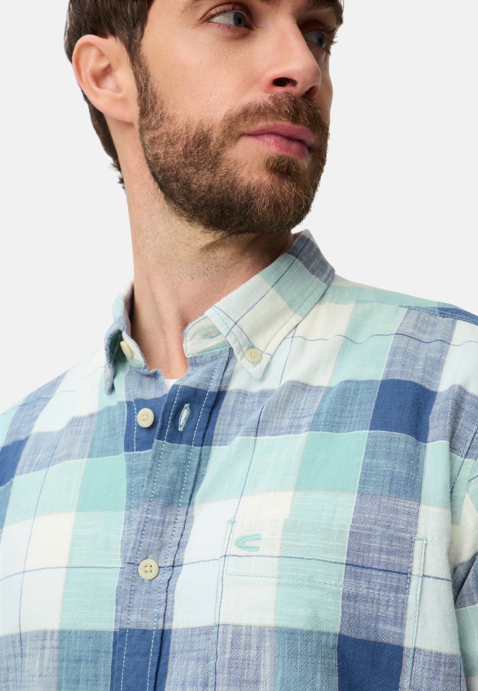 Heren Geruit overhemd van puur katoen Hemelsblauw gedragen detail dichtbij