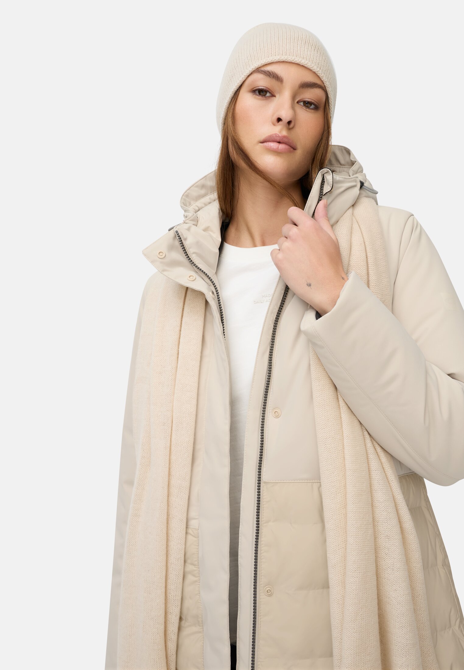Damen Funktionaler Parka mit reflektierenden Details Eiche getragen emotional