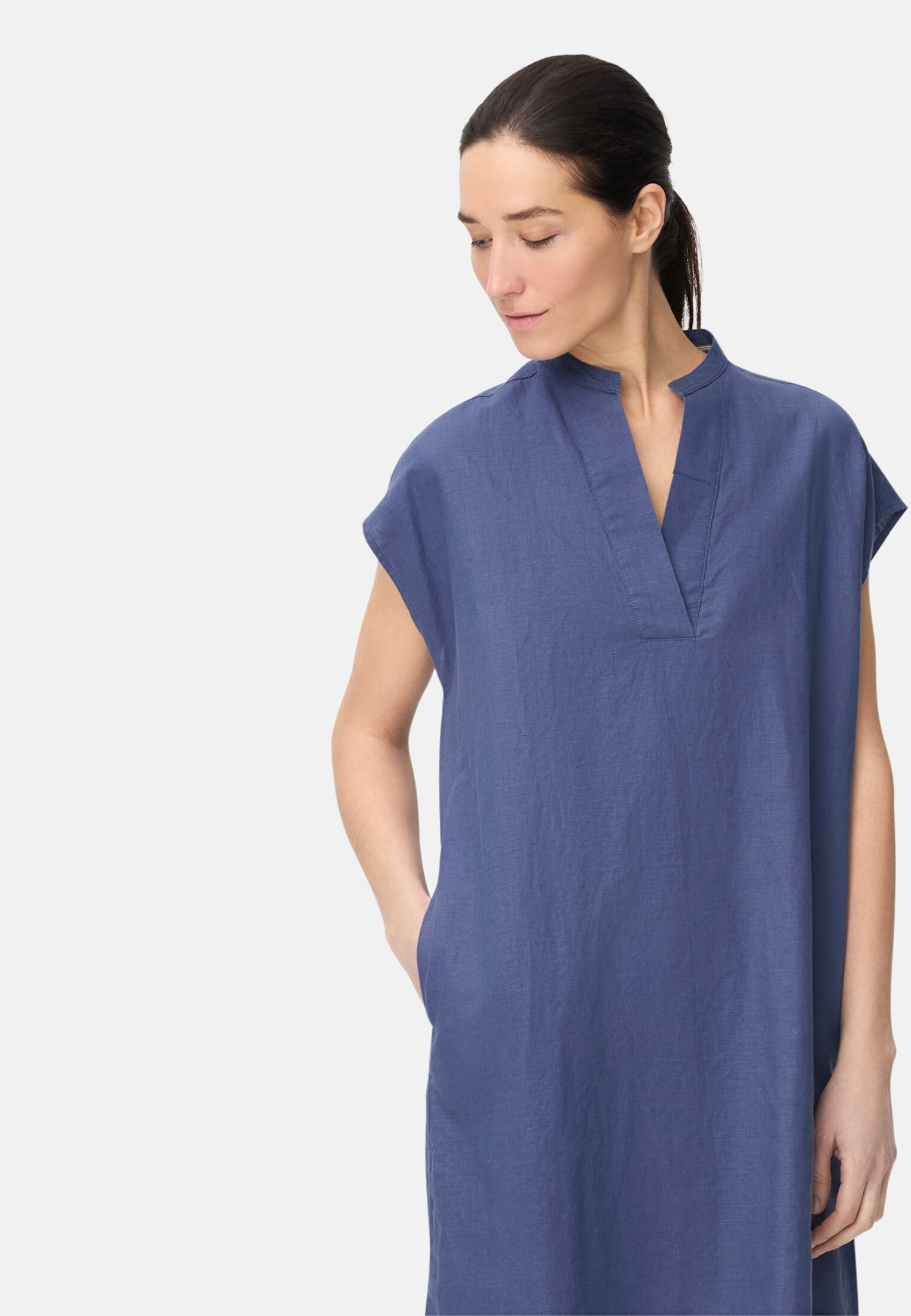 Women Dress with side pockets Ocean Blue worn emotional