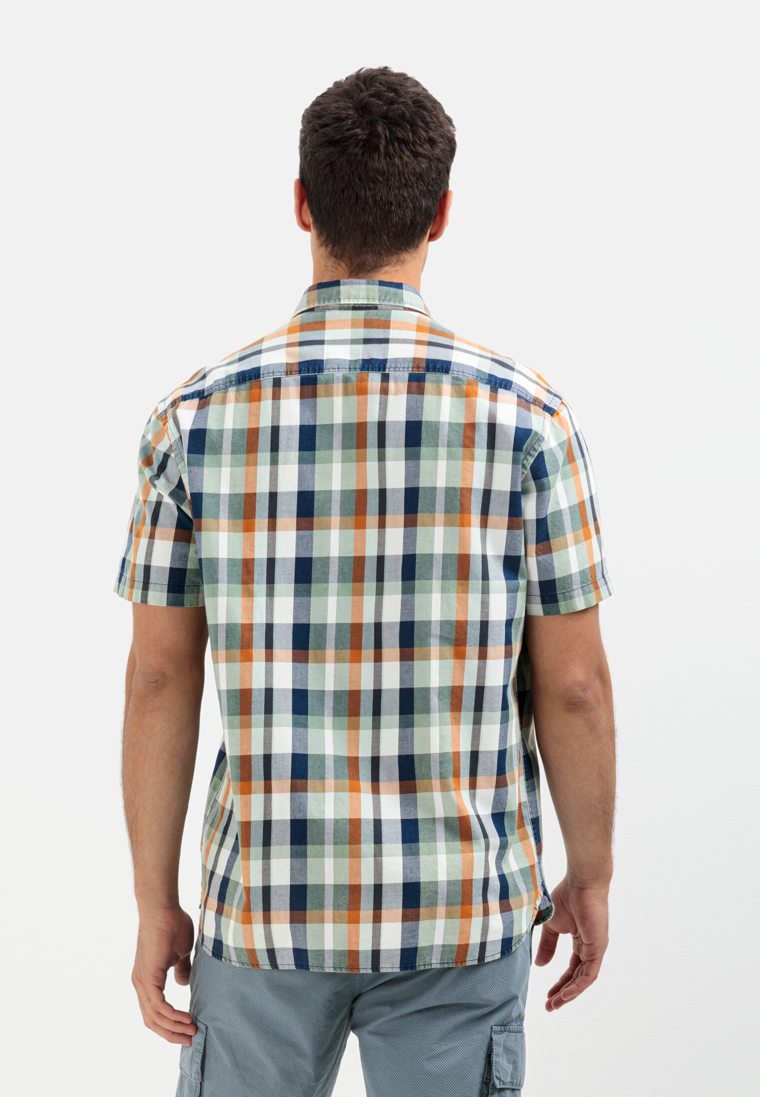 Men Short sleeve shirt with check pattern Green worn back
