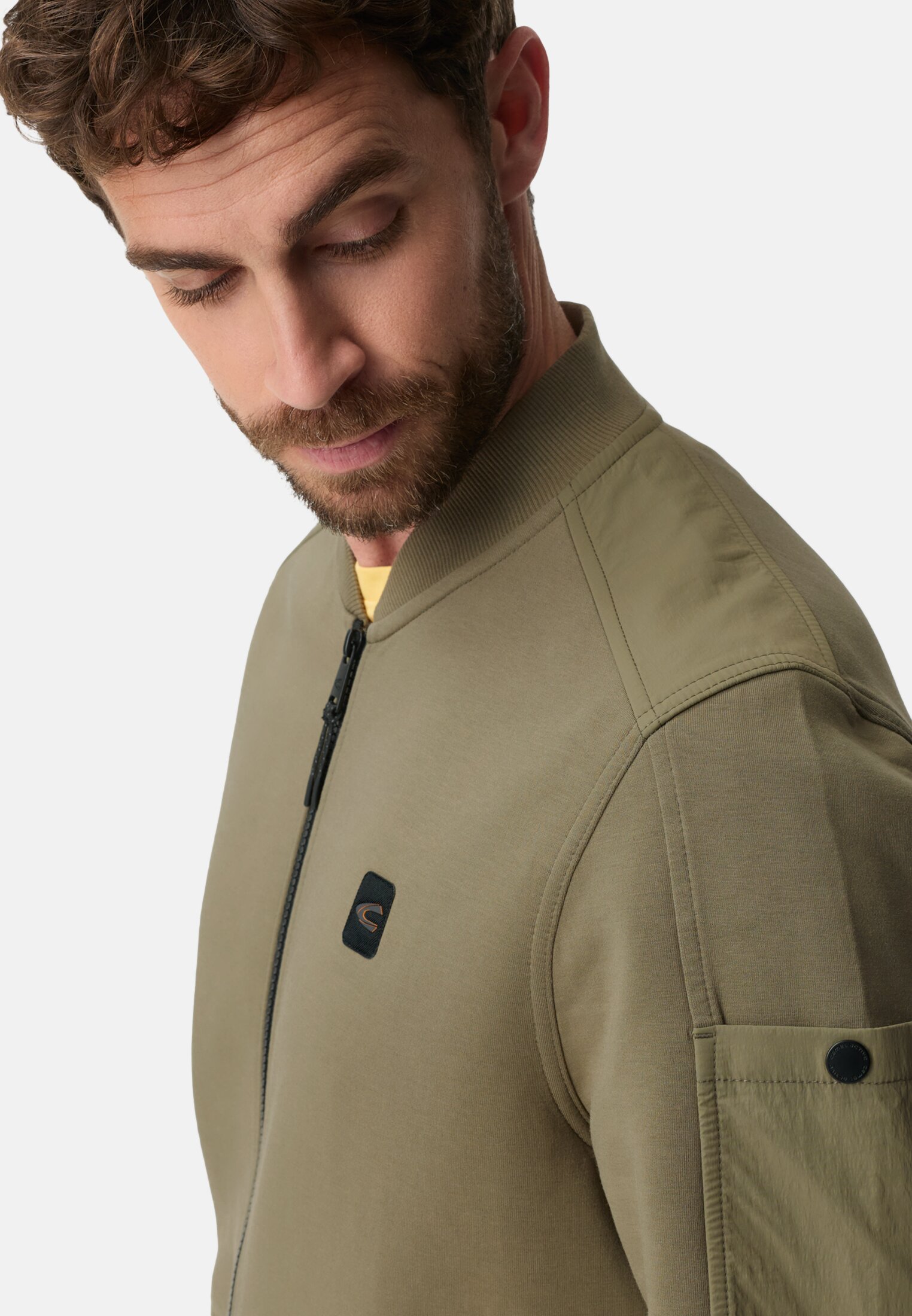 Heren fleXXXactive® Sweatjack met rits Olijfgroen gedragen detail dichtbij  