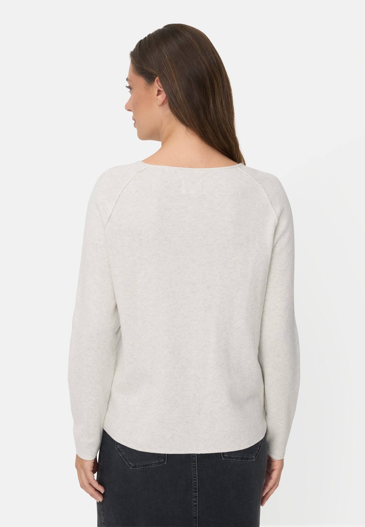 Damen Langarmshirt aus 100% Baumwolle Hellgrau getragen hinten