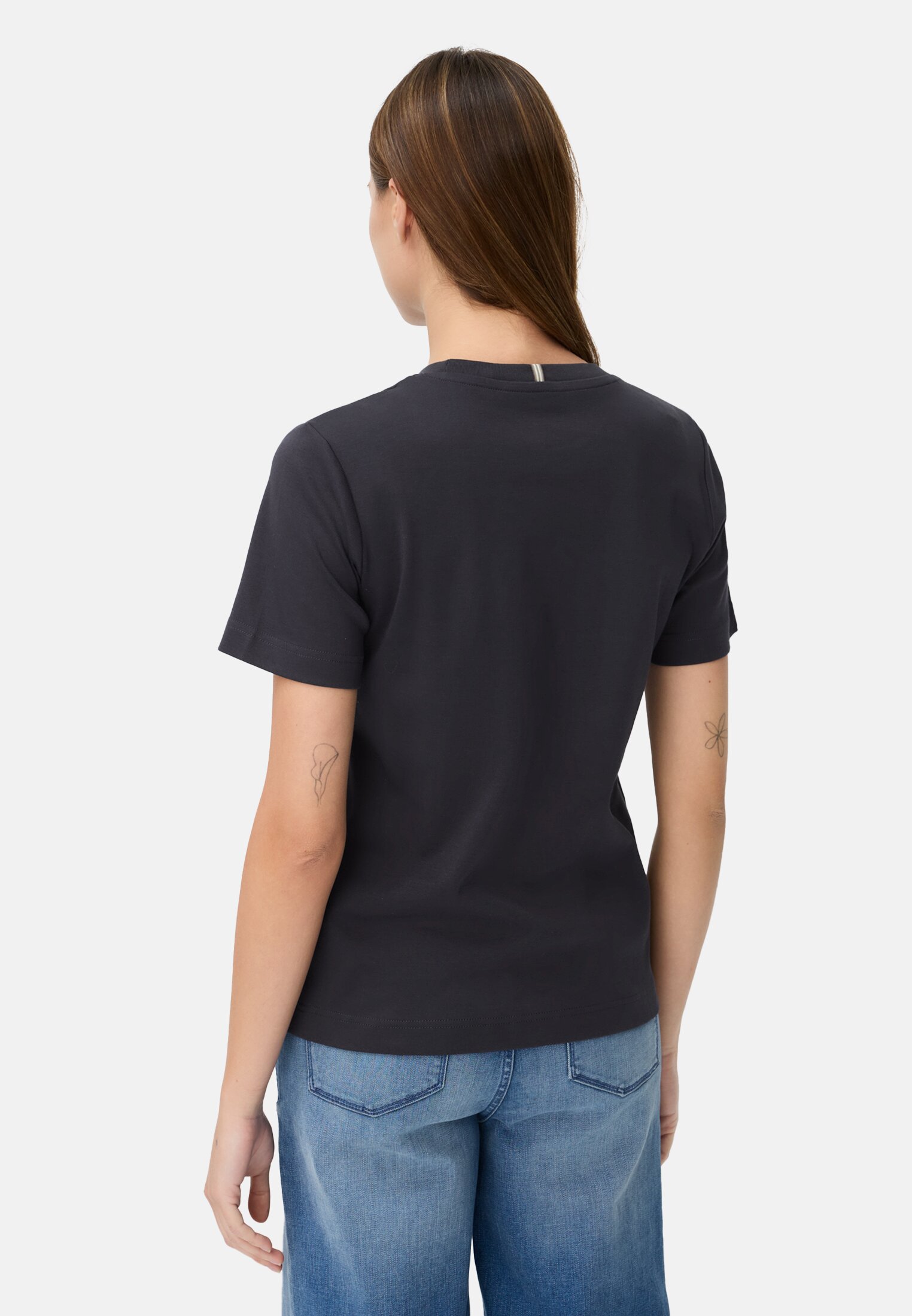 Damen T-Shirt aus reiner Baumwolle Nachtblau getragen hinten